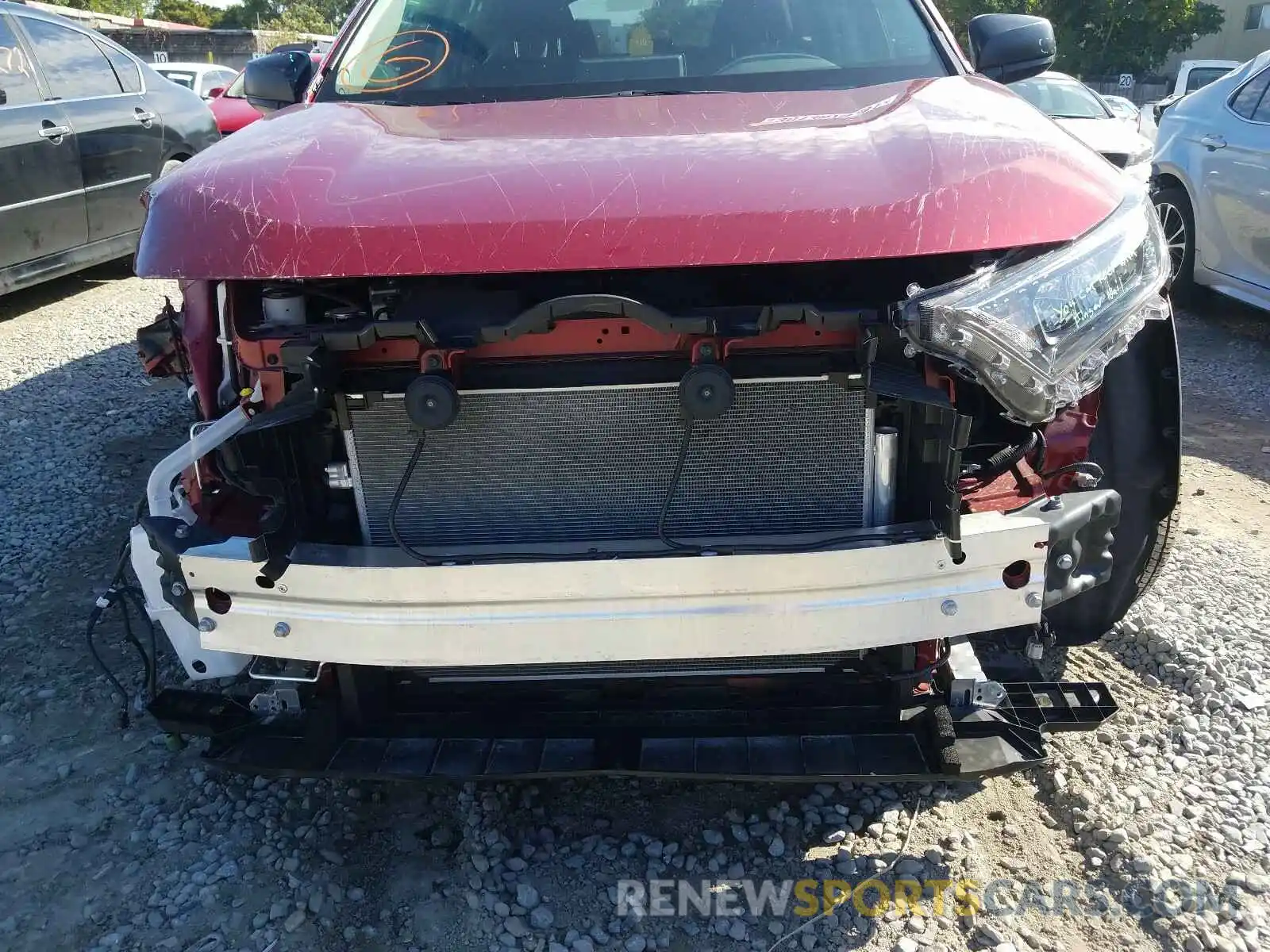 9 Photograph of a damaged car 2T3H1RFV2LW089187 TOYOTA RAV4 2020