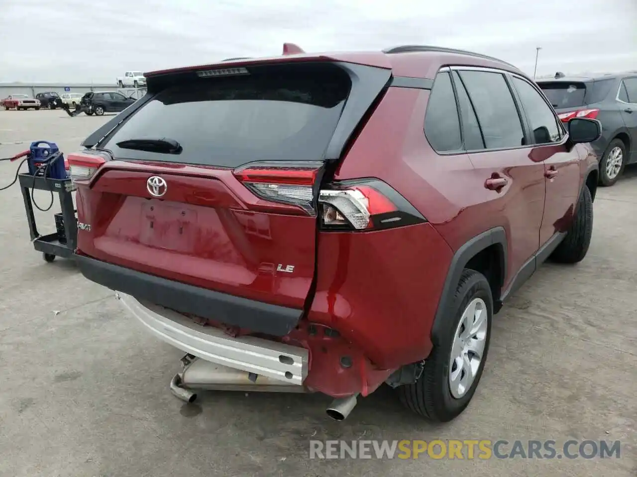 4 Photograph of a damaged car 2T3H1RFV2LW090212 TOYOTA RAV4 2020