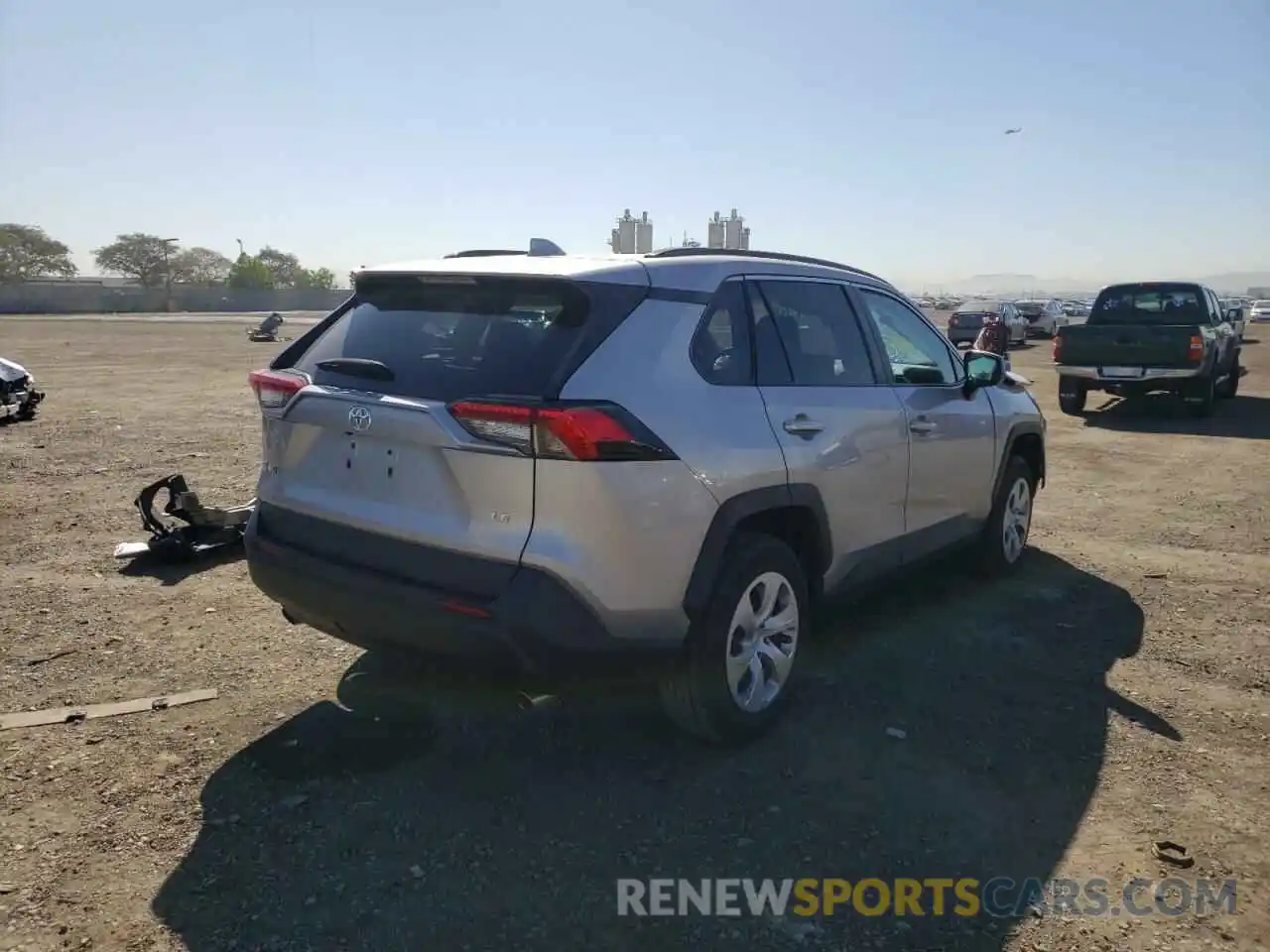 4 Photograph of a damaged car 2T3H1RFV2LW099928 TOYOTA RAV4 2020