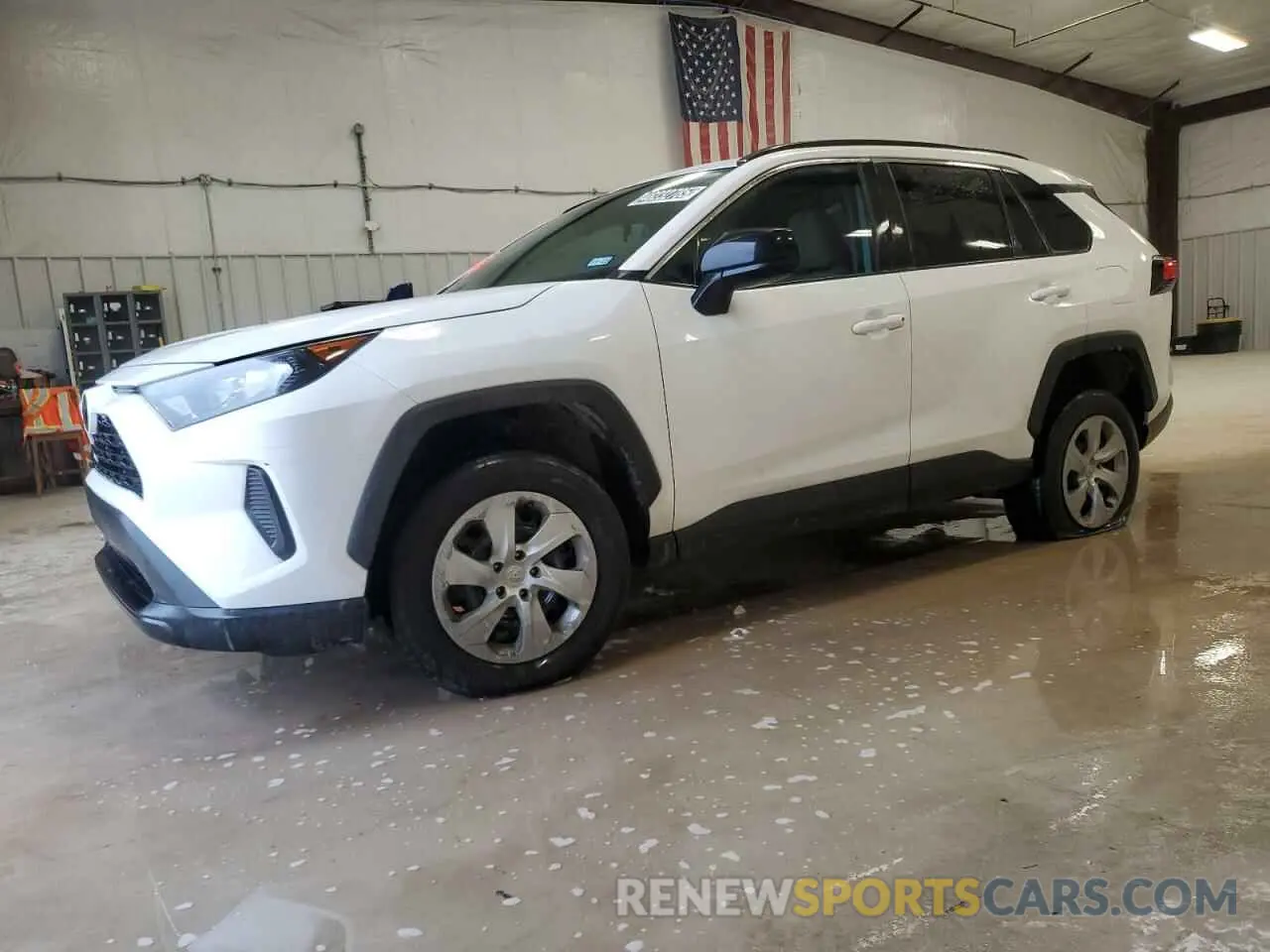 1 Photograph of a damaged car 2T3H1RFV3LC035446 TOYOTA RAV4 2020