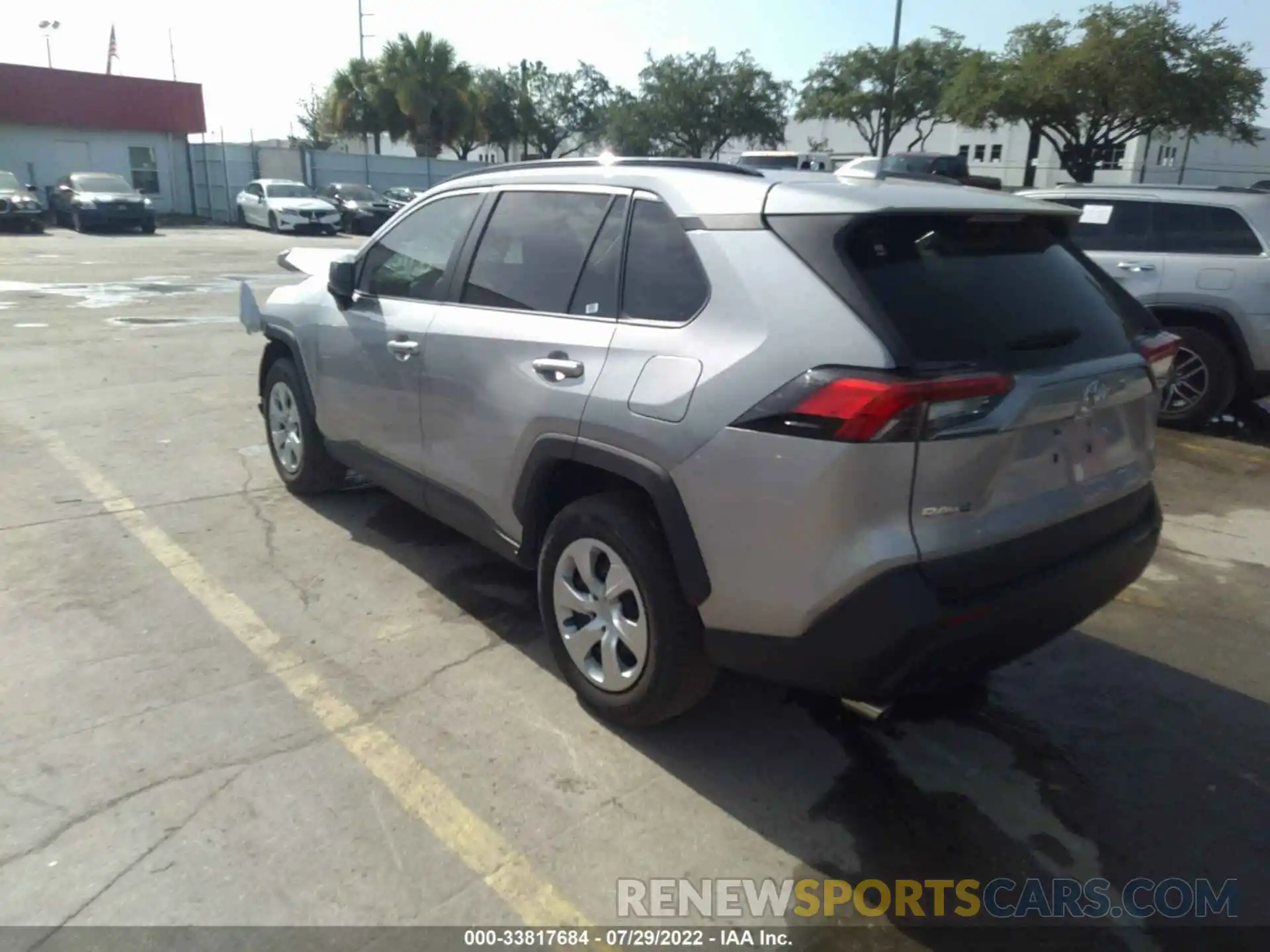 3 Photograph of a damaged car 2T3H1RFV3LC035768 TOYOTA RAV4 2020