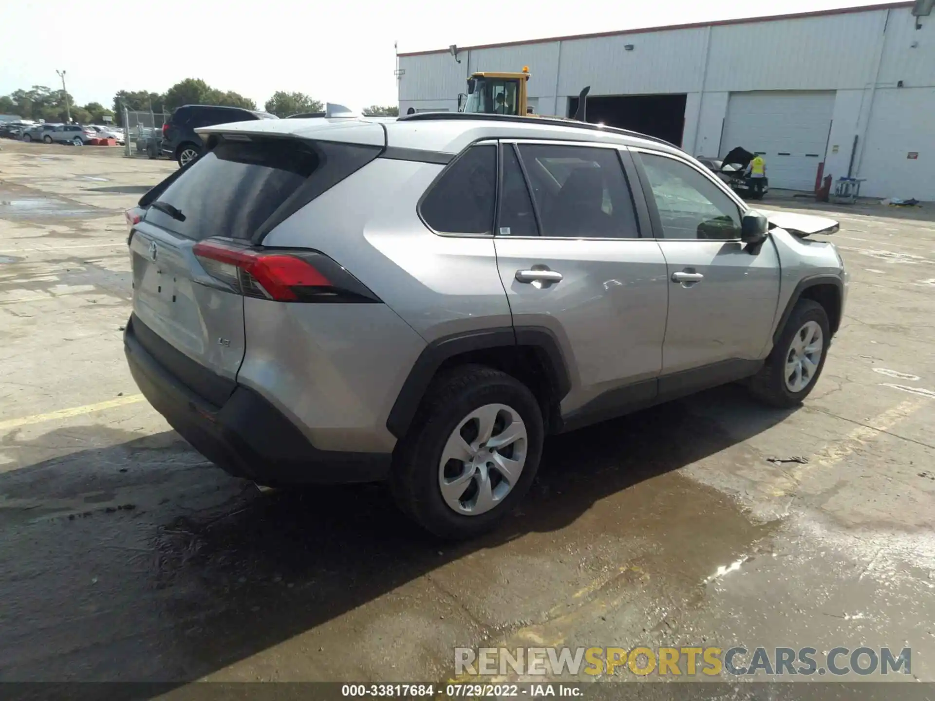 4 Photograph of a damaged car 2T3H1RFV3LC035768 TOYOTA RAV4 2020