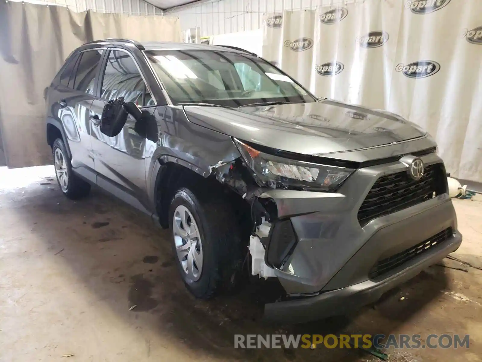 1 Photograph of a damaged car 2T3H1RFV3LC040842 TOYOTA RAV4 2020