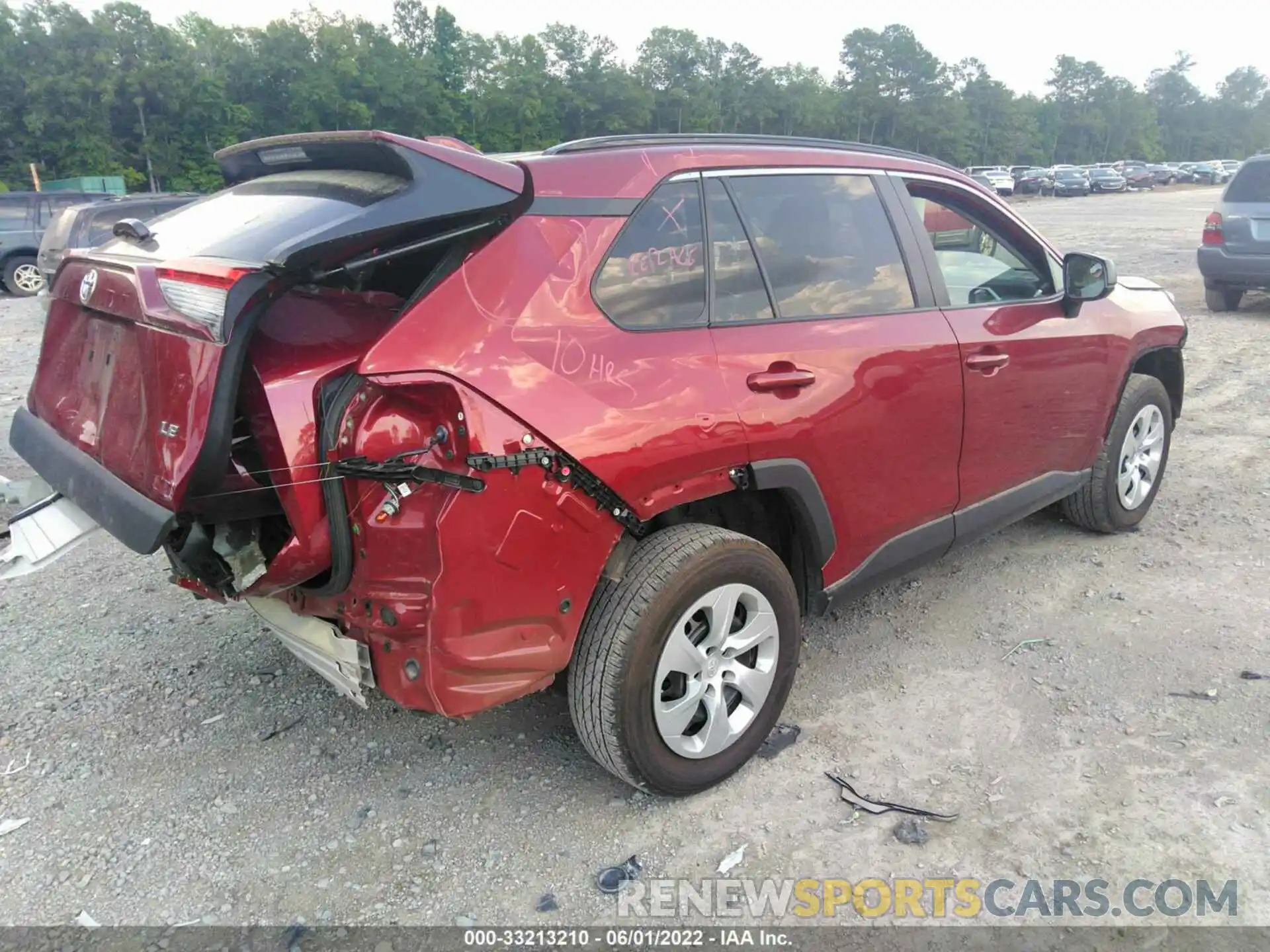 4 Photograph of a damaged car 2T3H1RFV3LC041666 TOYOTA RAV4 2020