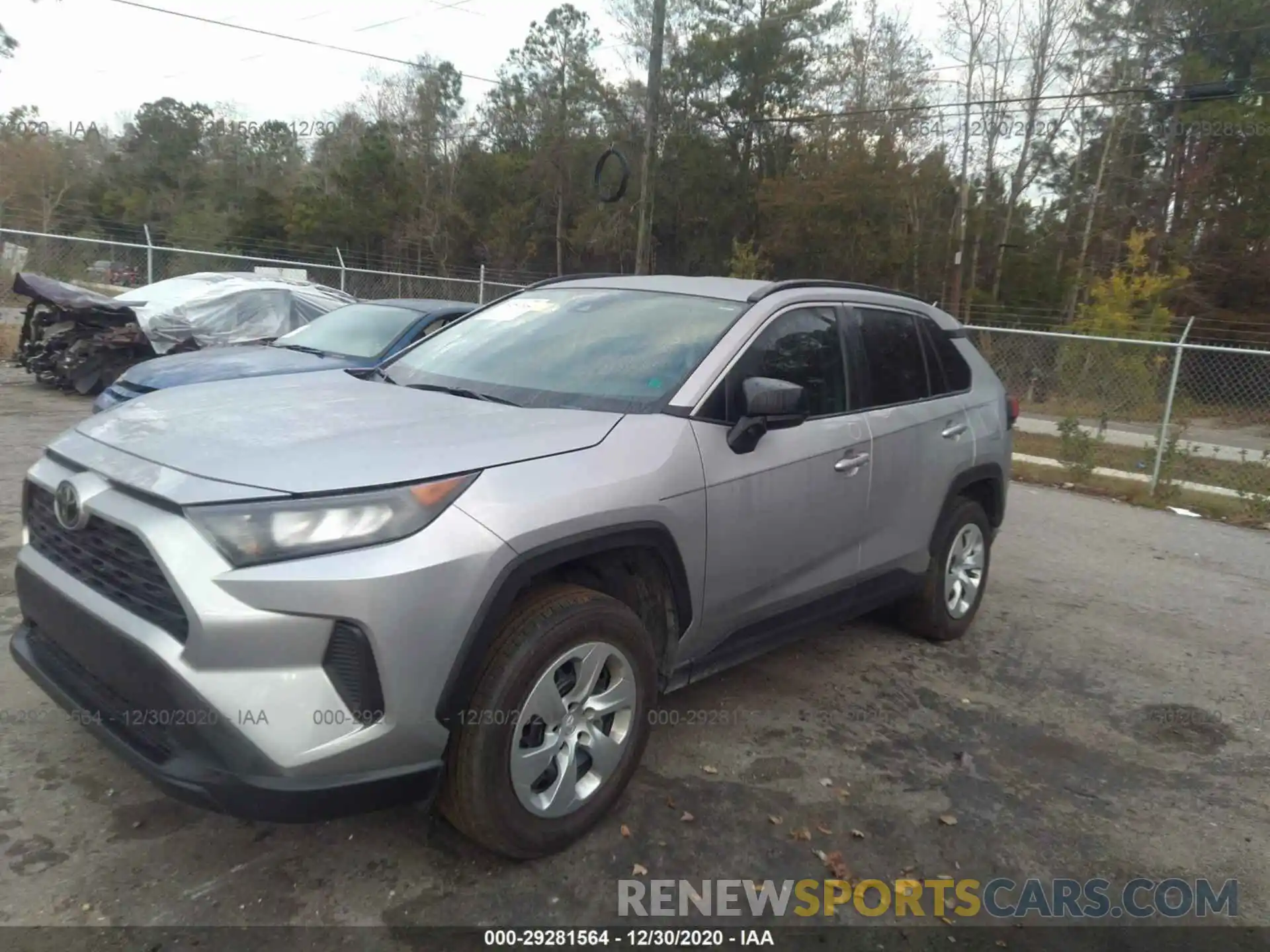 2 Photograph of a damaged car 2T3H1RFV3LC042414 TOYOTA RAV4 2020