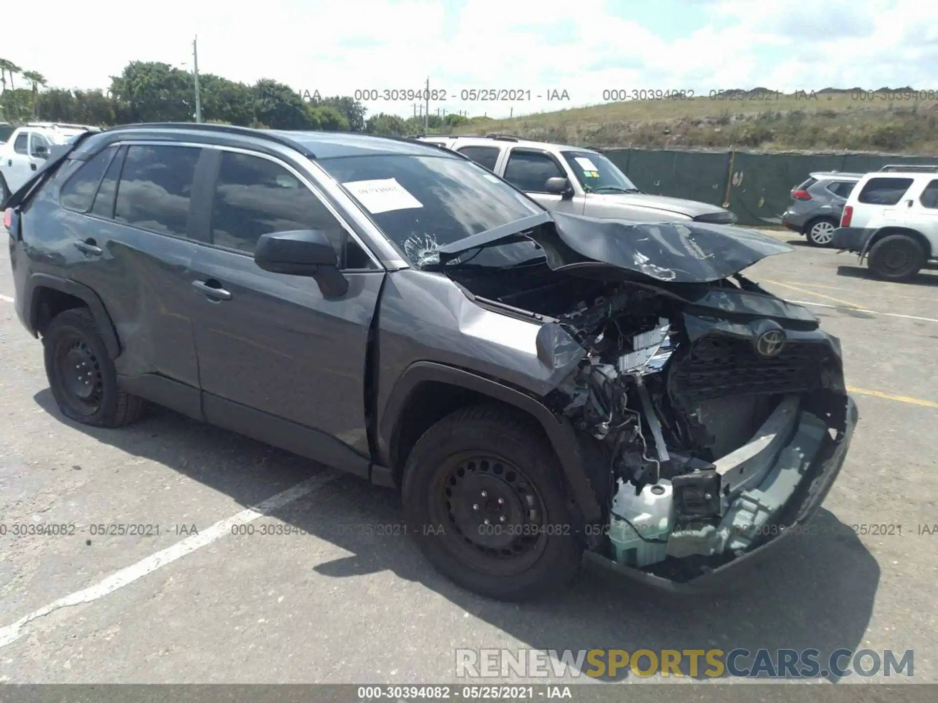 1 Photograph of a damaged car 2T3H1RFV3LC060962 TOYOTA RAV4 2020