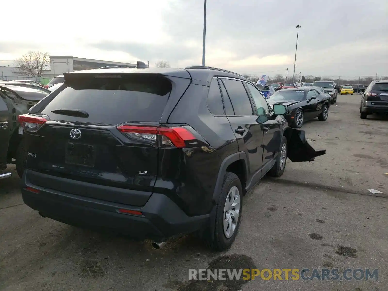 4 Photograph of a damaged car 2T3H1RFV3LC062579 TOYOTA RAV4 2020