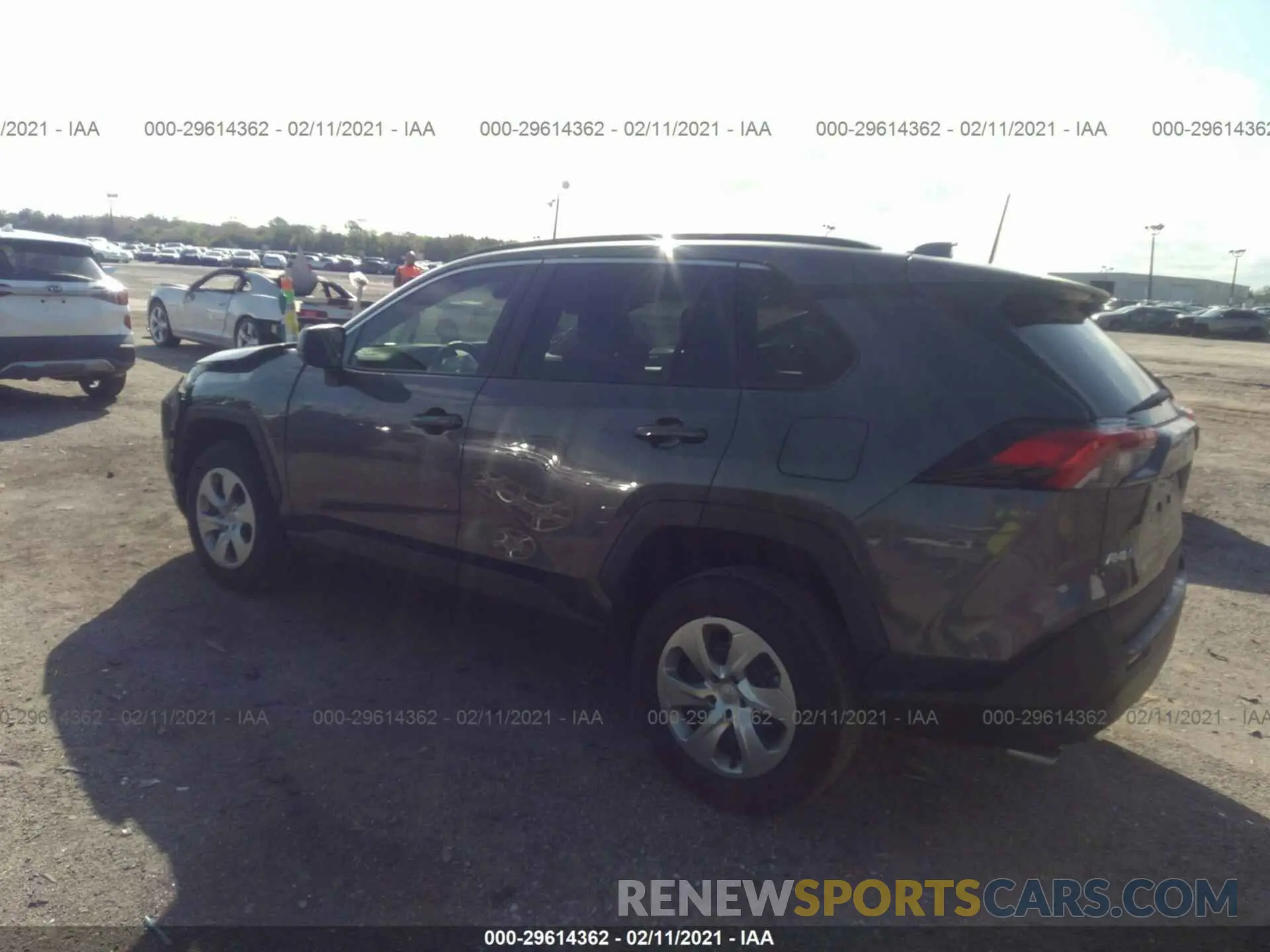 3 Photograph of a damaged car 2T3H1RFV3LC066325 TOYOTA RAV4 2020