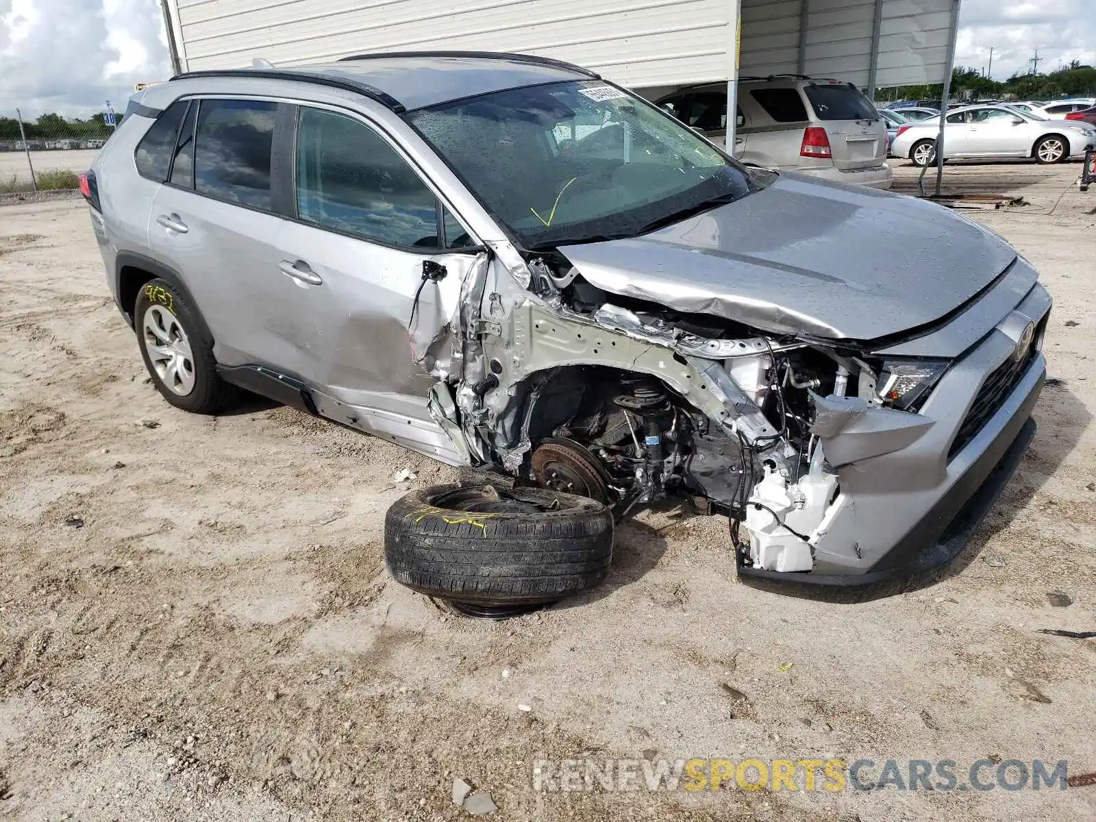 1 Photograph of a damaged car 2T3H1RFV3LC072013 TOYOTA RAV4 2020