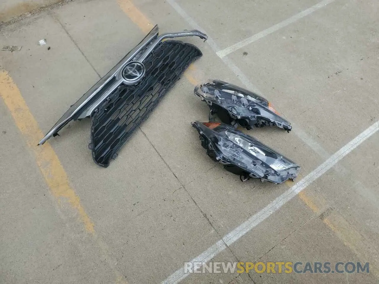 13 Photograph of a damaged car 2T3H1RFV3LC077101 TOYOTA RAV4 2020