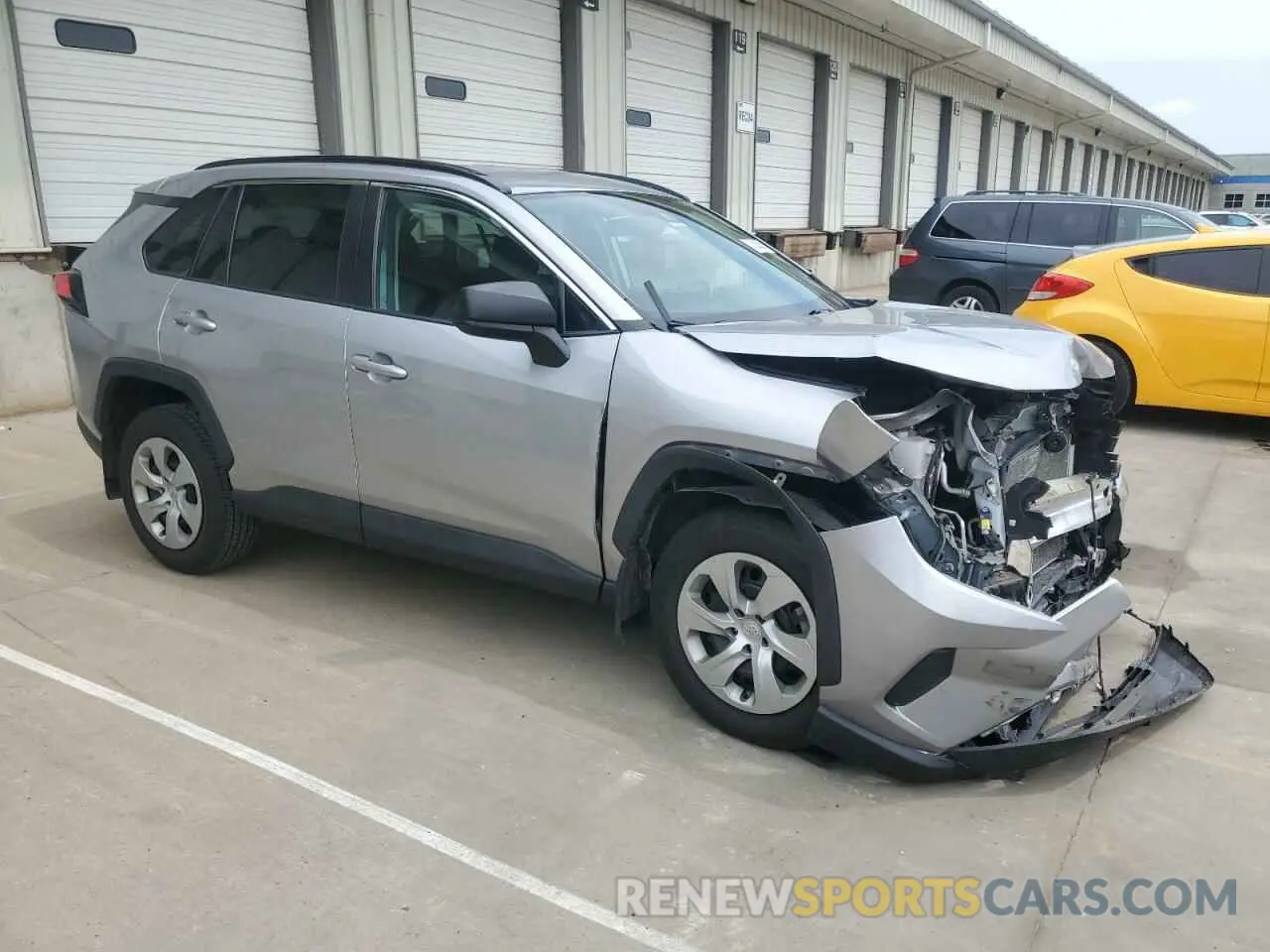 4 Photograph of a damaged car 2T3H1RFV3LC077101 TOYOTA RAV4 2020