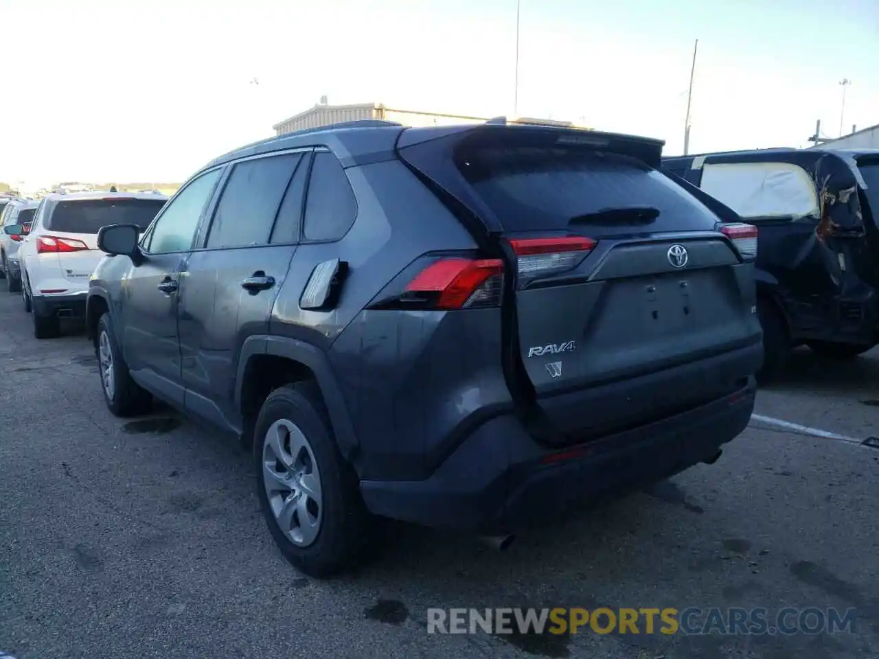 3 Photograph of a damaged car 2T3H1RFV3LC077339 TOYOTA RAV4 2020