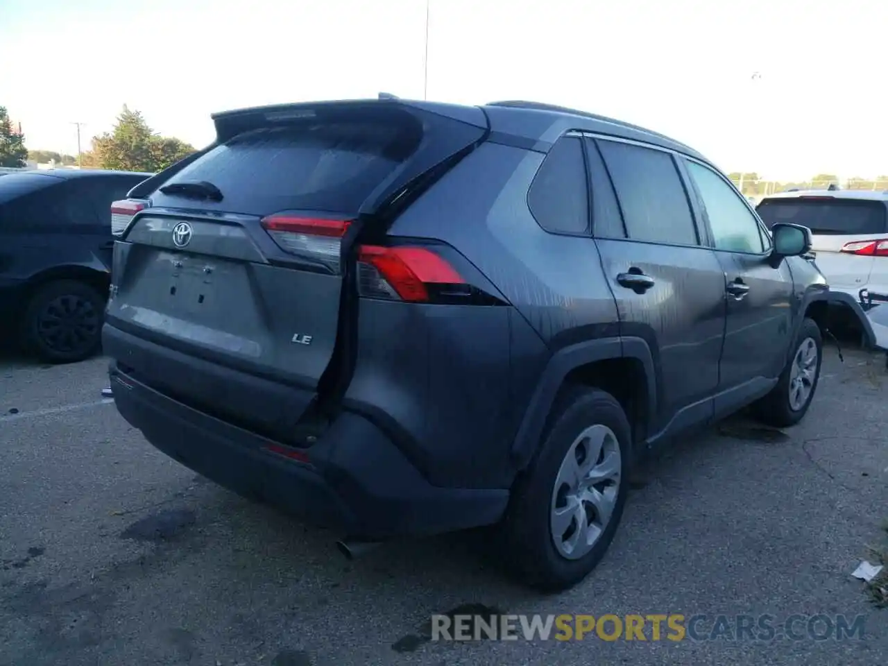 4 Photograph of a damaged car 2T3H1RFV3LC077339 TOYOTA RAV4 2020