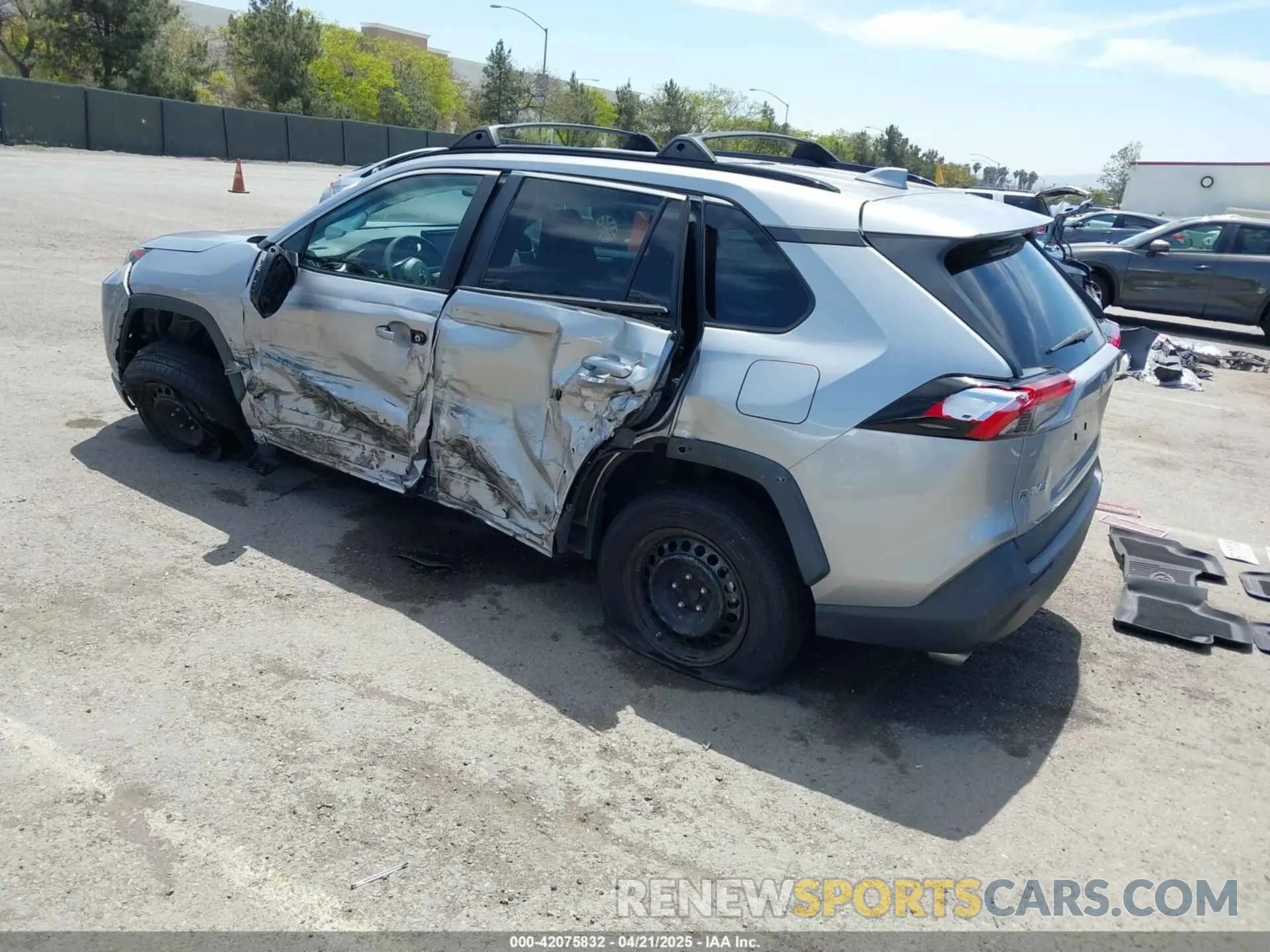 3 Photograph of a damaged car 2T3H1RFV3LC084341 TOYOTA RAV4 2020