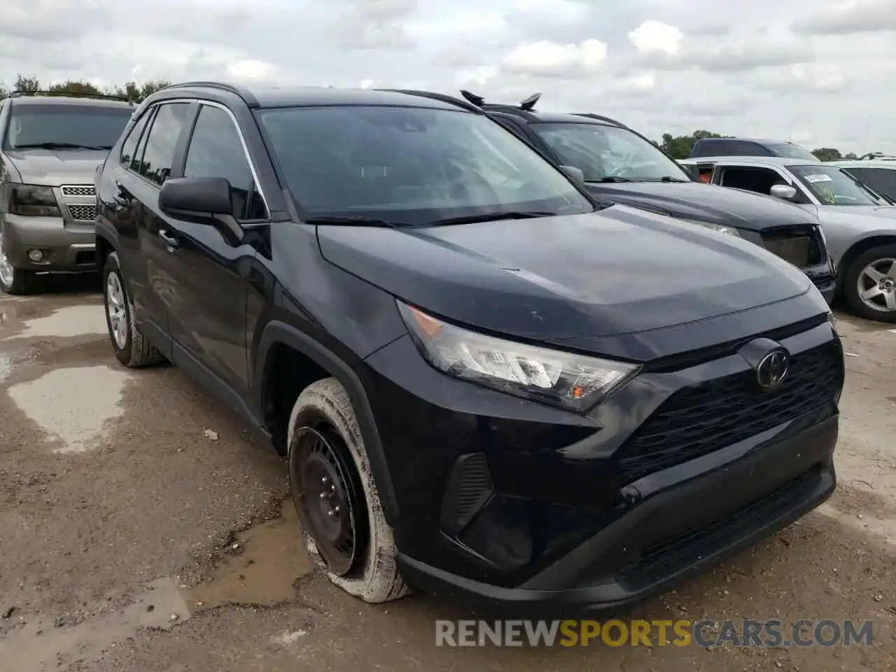 1 Photograph of a damaged car 2T3H1RFV3LW060944 TOYOTA RAV4 2020