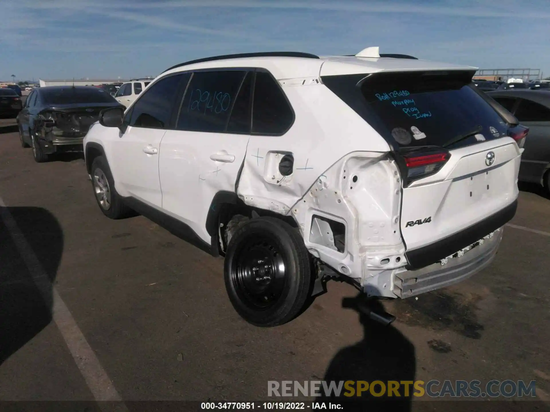 3 Photograph of a damaged car 2T3H1RFV3LW062516 TOYOTA RAV4 2020