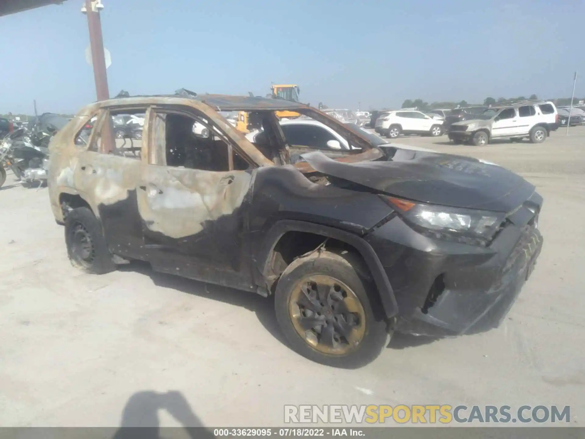 1 Photograph of a damaged car 2T3H1RFV3LW080790 TOYOTA RAV4 2020