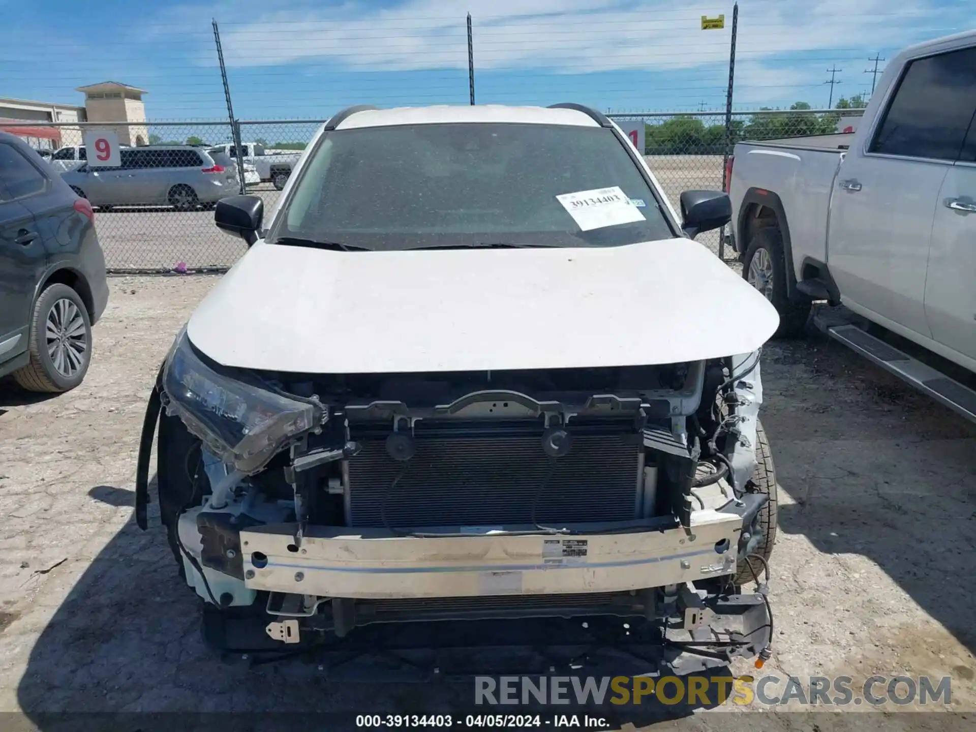 13 Photograph of a damaged car 2T3H1RFV3LW086704 TOYOTA RAV4 2020