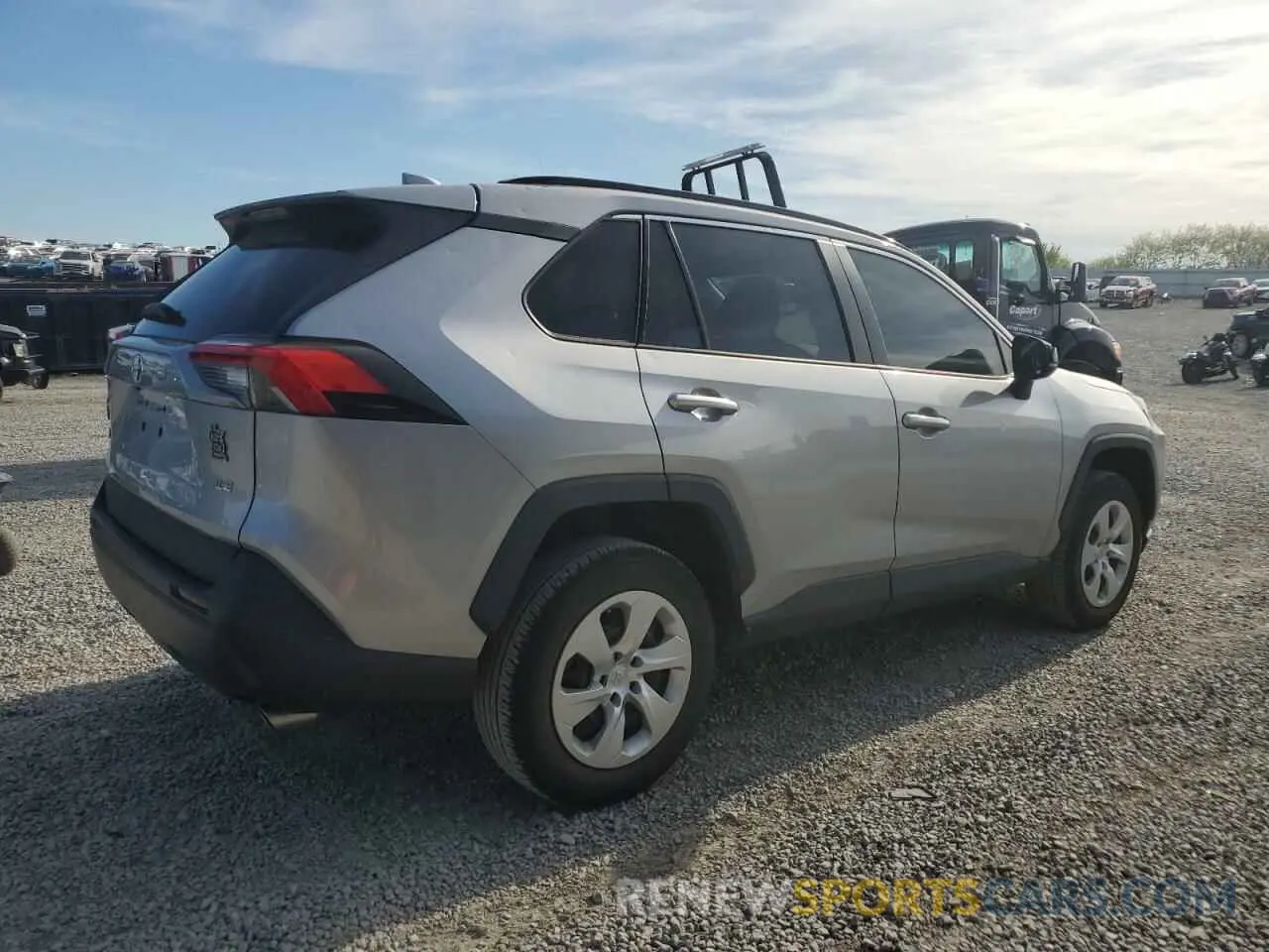 3 Photograph of a damaged car 2T3H1RFV3LW087660 TOYOTA RAV4 2020