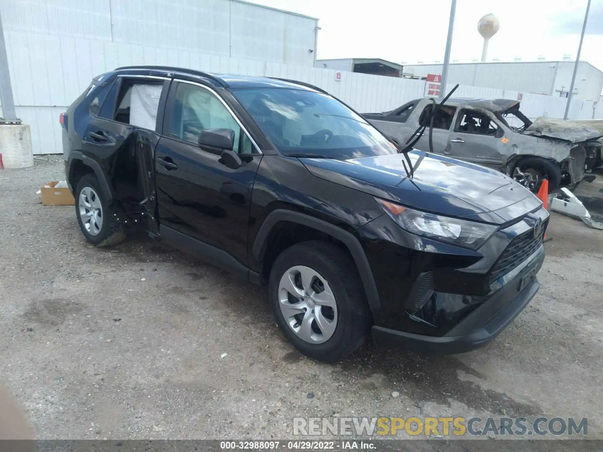 1 Photograph of a damaged car 2T3H1RFV4LC036900 TOYOTA RAV4 2020