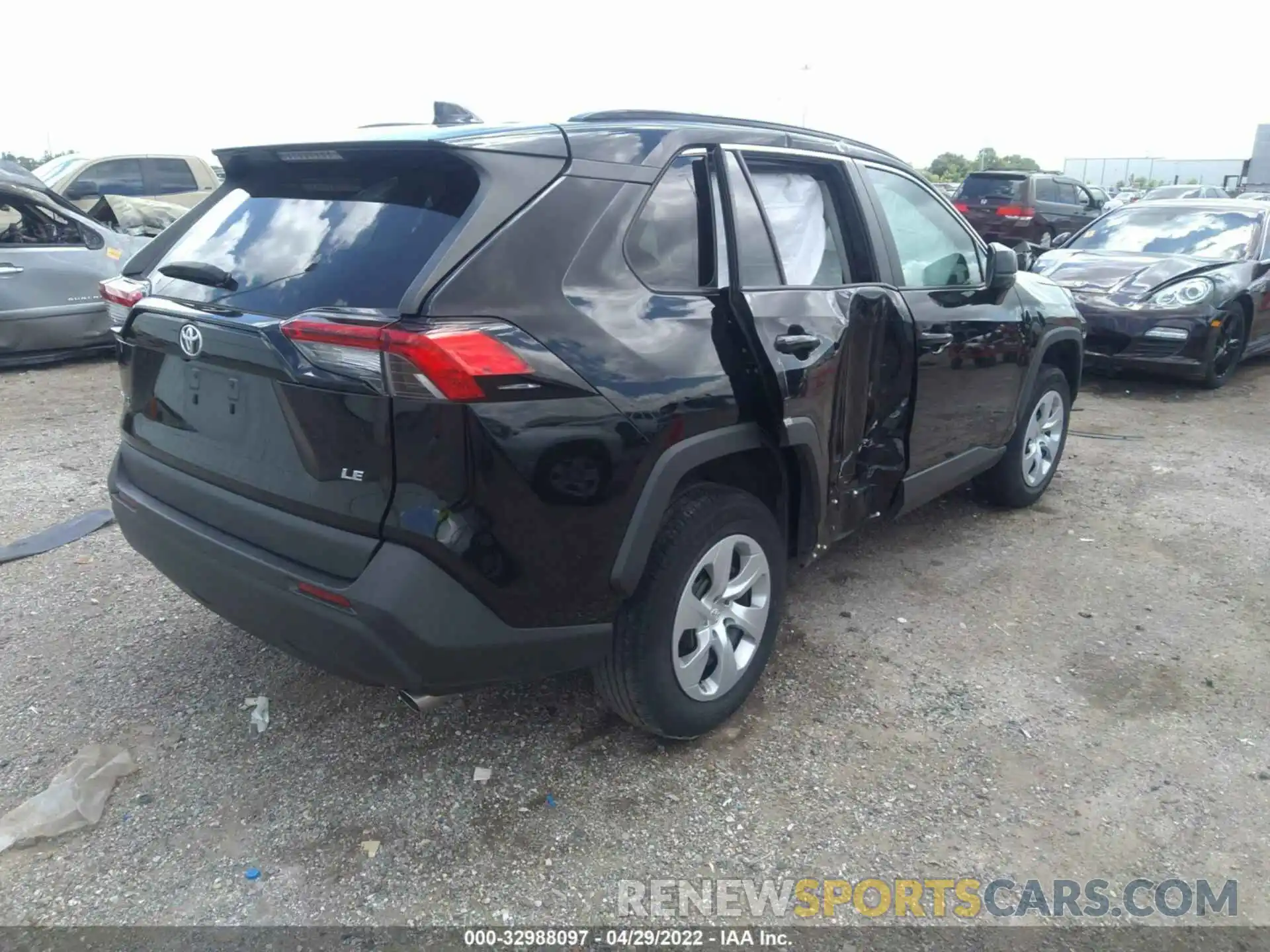 4 Photograph of a damaged car 2T3H1RFV4LC036900 TOYOTA RAV4 2020