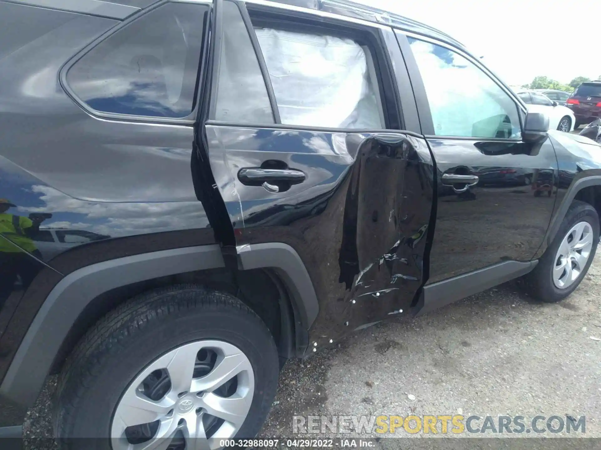 6 Photograph of a damaged car 2T3H1RFV4LC036900 TOYOTA RAV4 2020