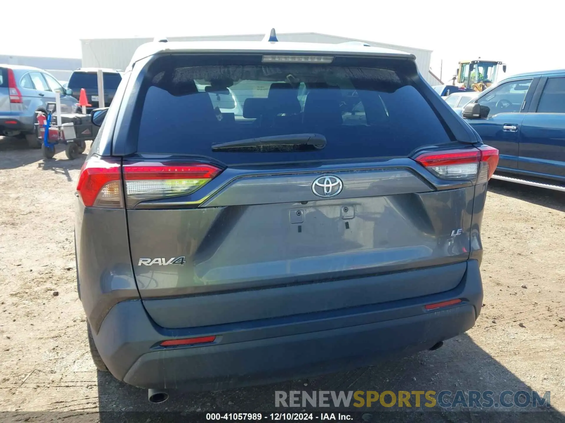 16 Photograph of a damaged car 2T3H1RFV4LC050926 TOYOTA RAV4 2020