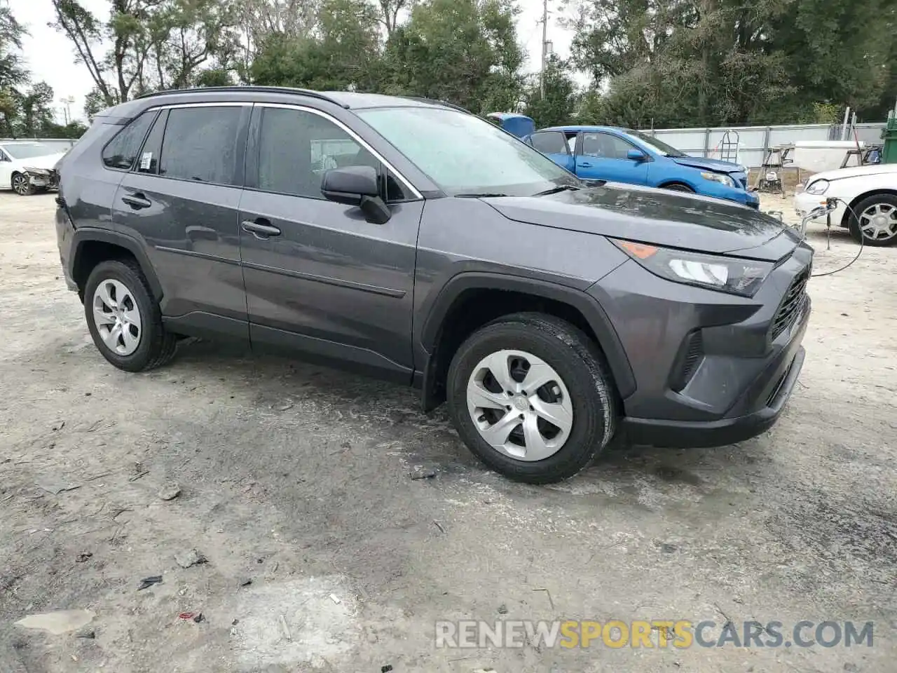 4 Photograph of a damaged car 2T3H1RFV4LC052286 TOYOTA RAV4 2020