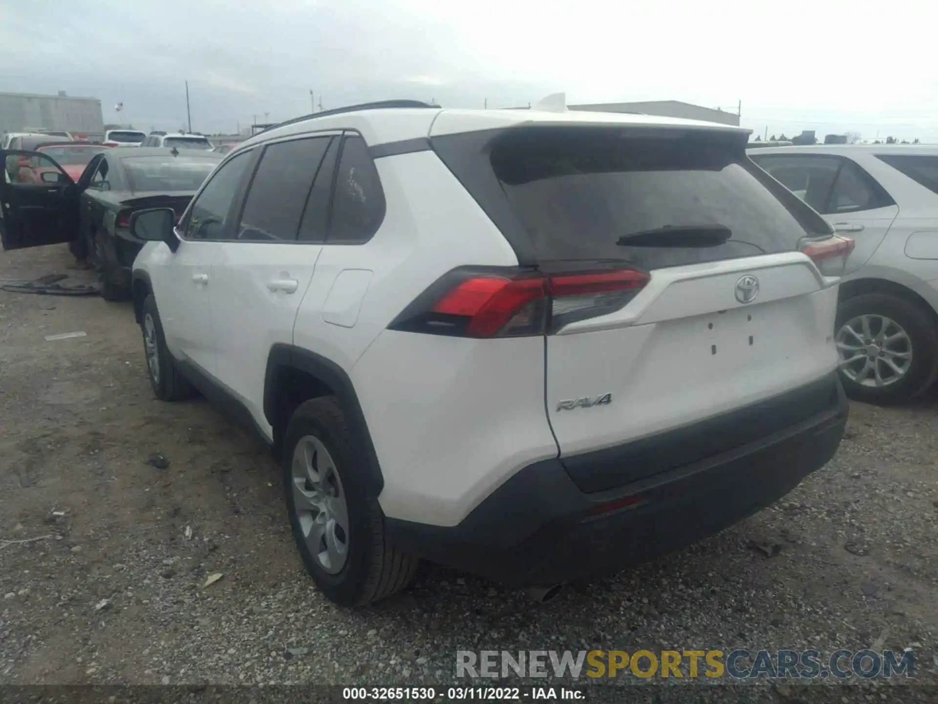 3 Photograph of a damaged car 2T3H1RFV4LC052725 TOYOTA RAV4 2020