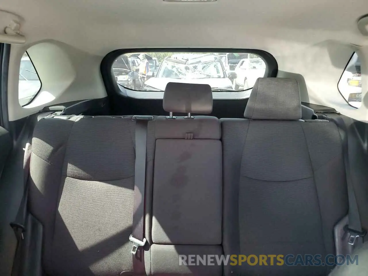 10 Photograph of a damaged car 2T3H1RFV4LC062168 TOYOTA RAV4 2020