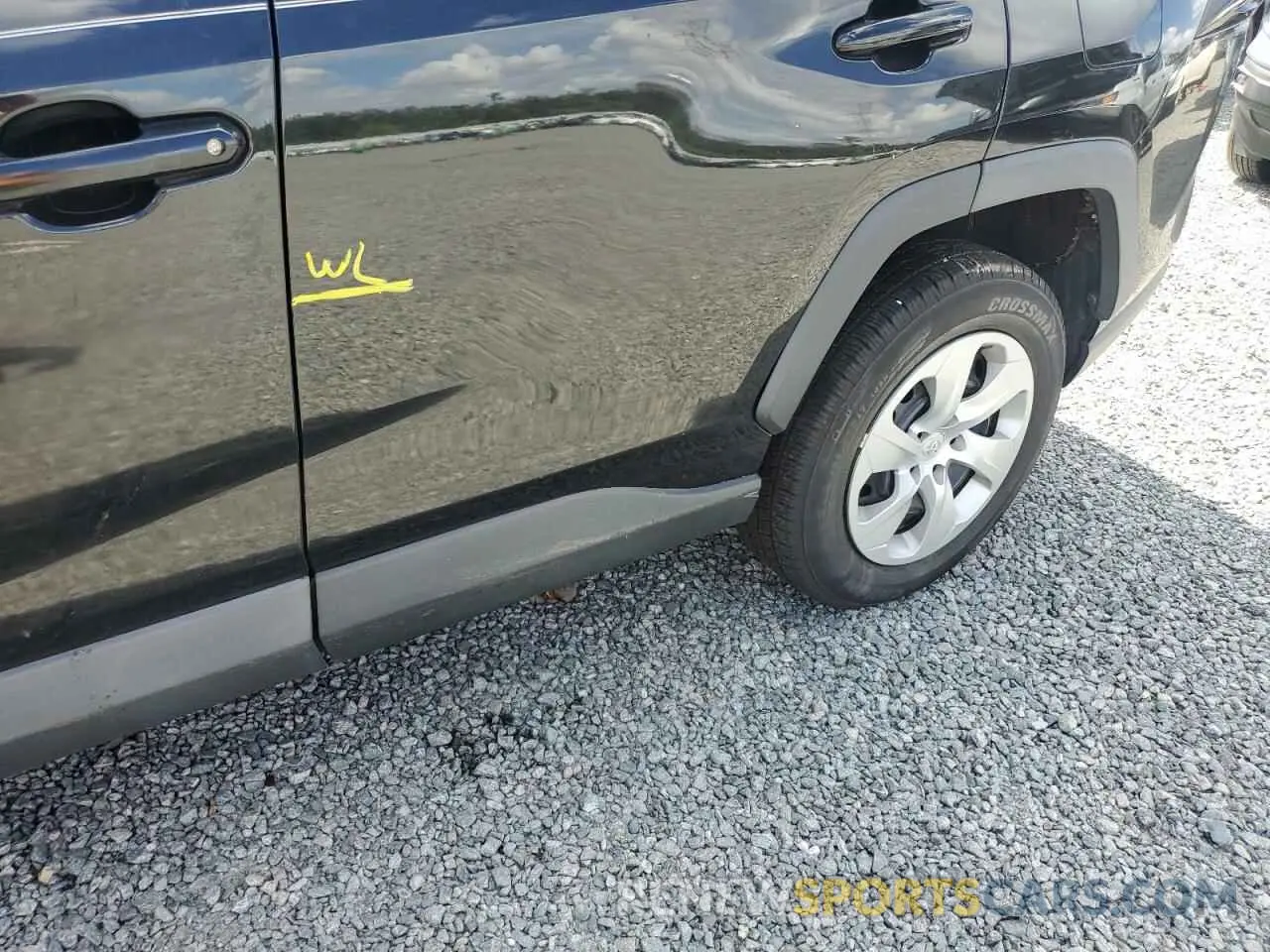 13 Photograph of a damaged car 2T3H1RFV4LC062168 TOYOTA RAV4 2020