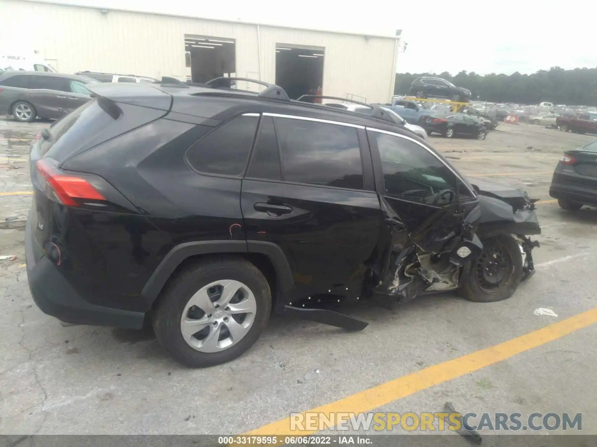 4 Photograph of a damaged car 2T3H1RFV4LC074997 TOYOTA RAV4 2020