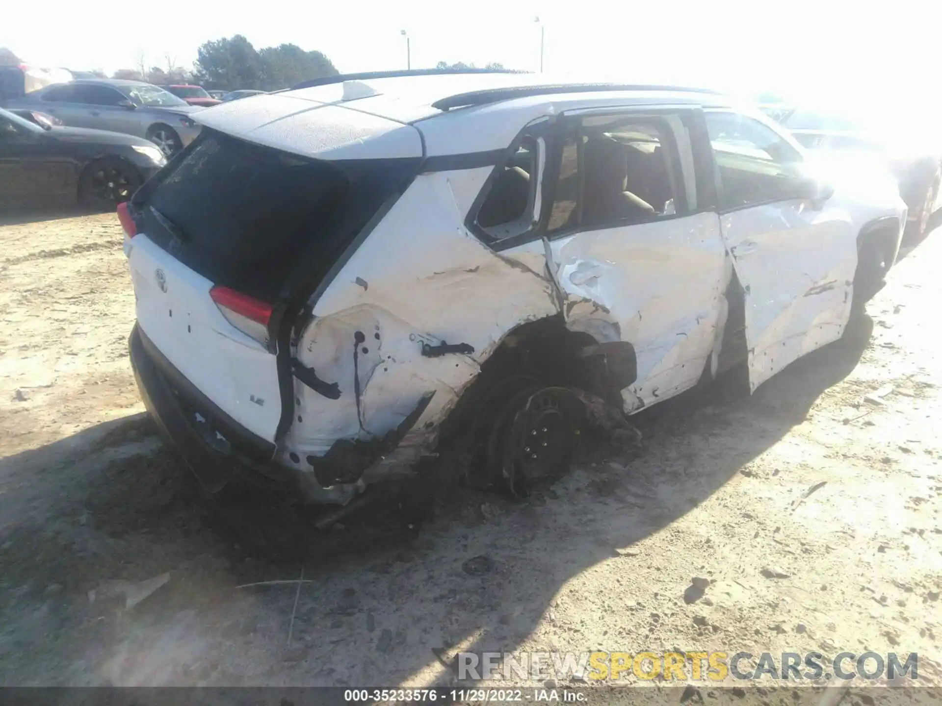 4 Photograph of a damaged car 2T3H1RFV4LC084266 TOYOTA RAV4 2020