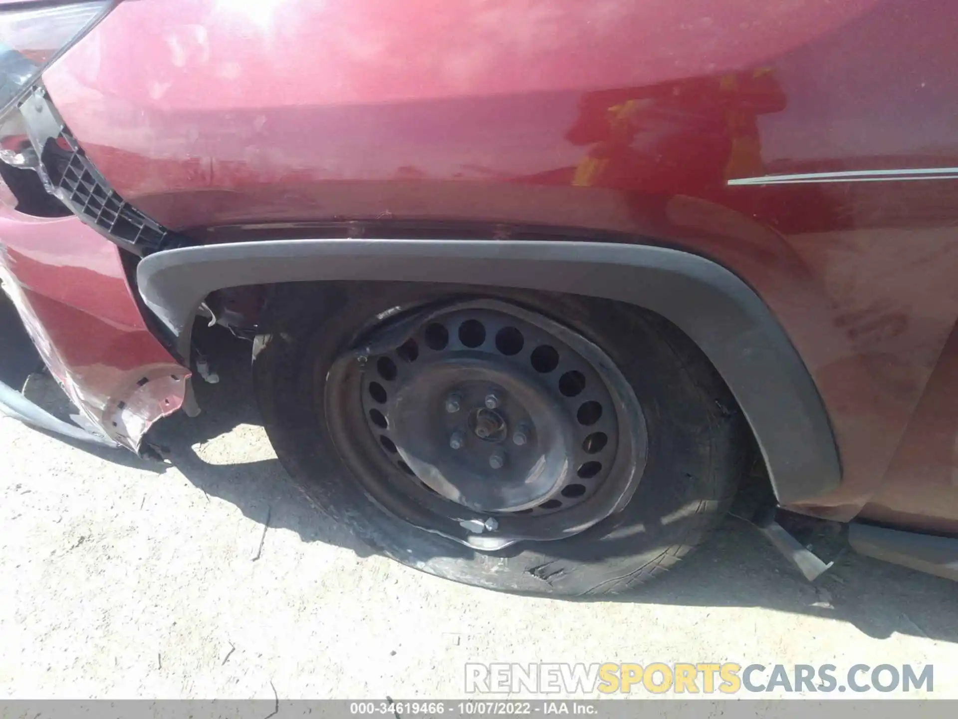 12 Photograph of a damaged car 2T3H1RFV4LW061682 TOYOTA RAV4 2020