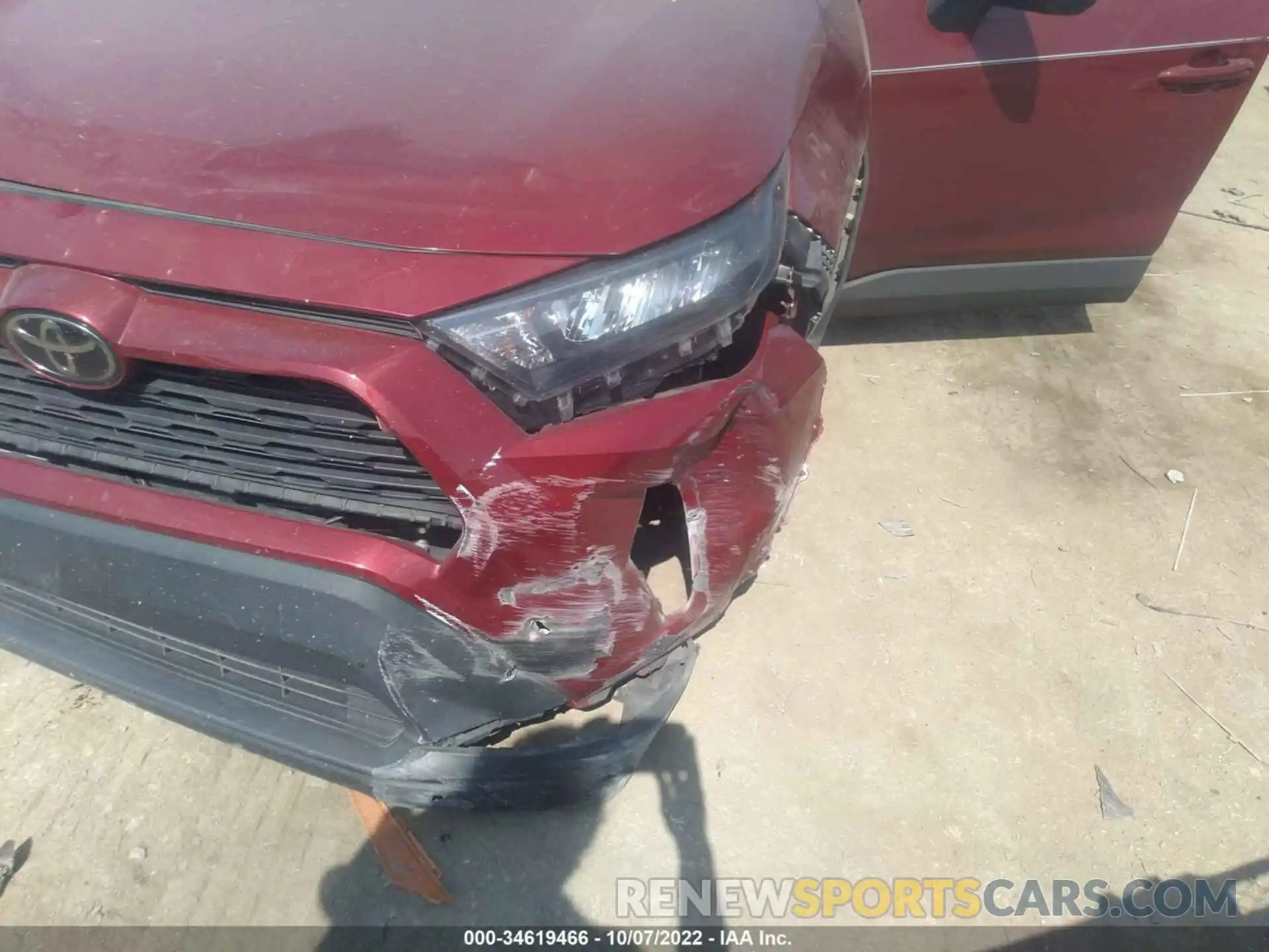 6 Photograph of a damaged car 2T3H1RFV4LW061682 TOYOTA RAV4 2020