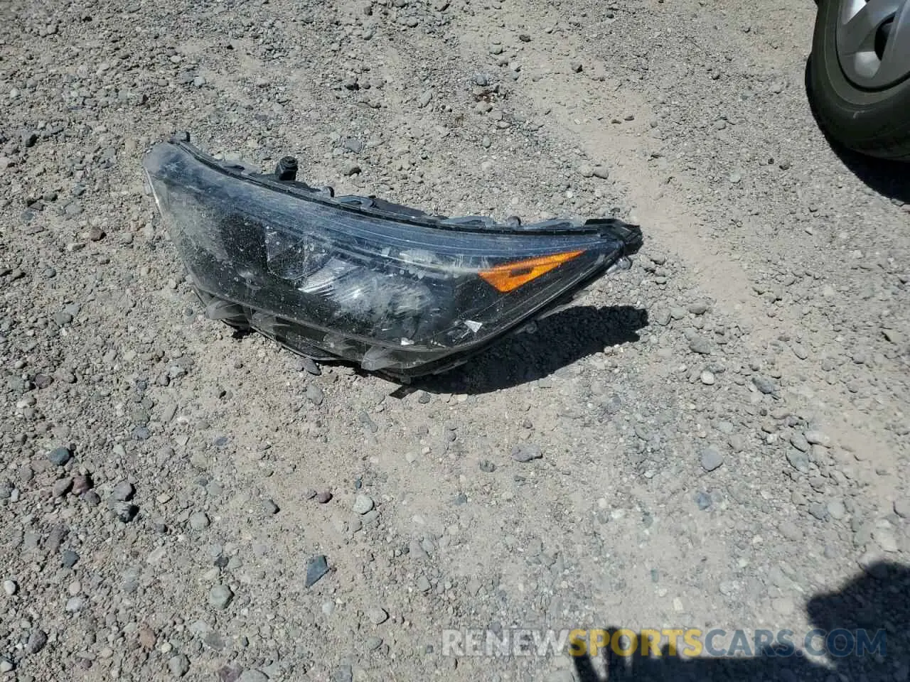 12 Photograph of a damaged car 2T3H1RFV4LW062721 TOYOTA RAV4 2020
