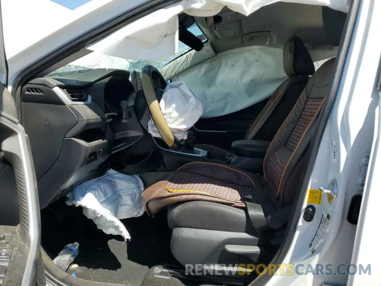 7 Photograph of a damaged car 2T3H1RFV4LW062721 TOYOTA RAV4 2020