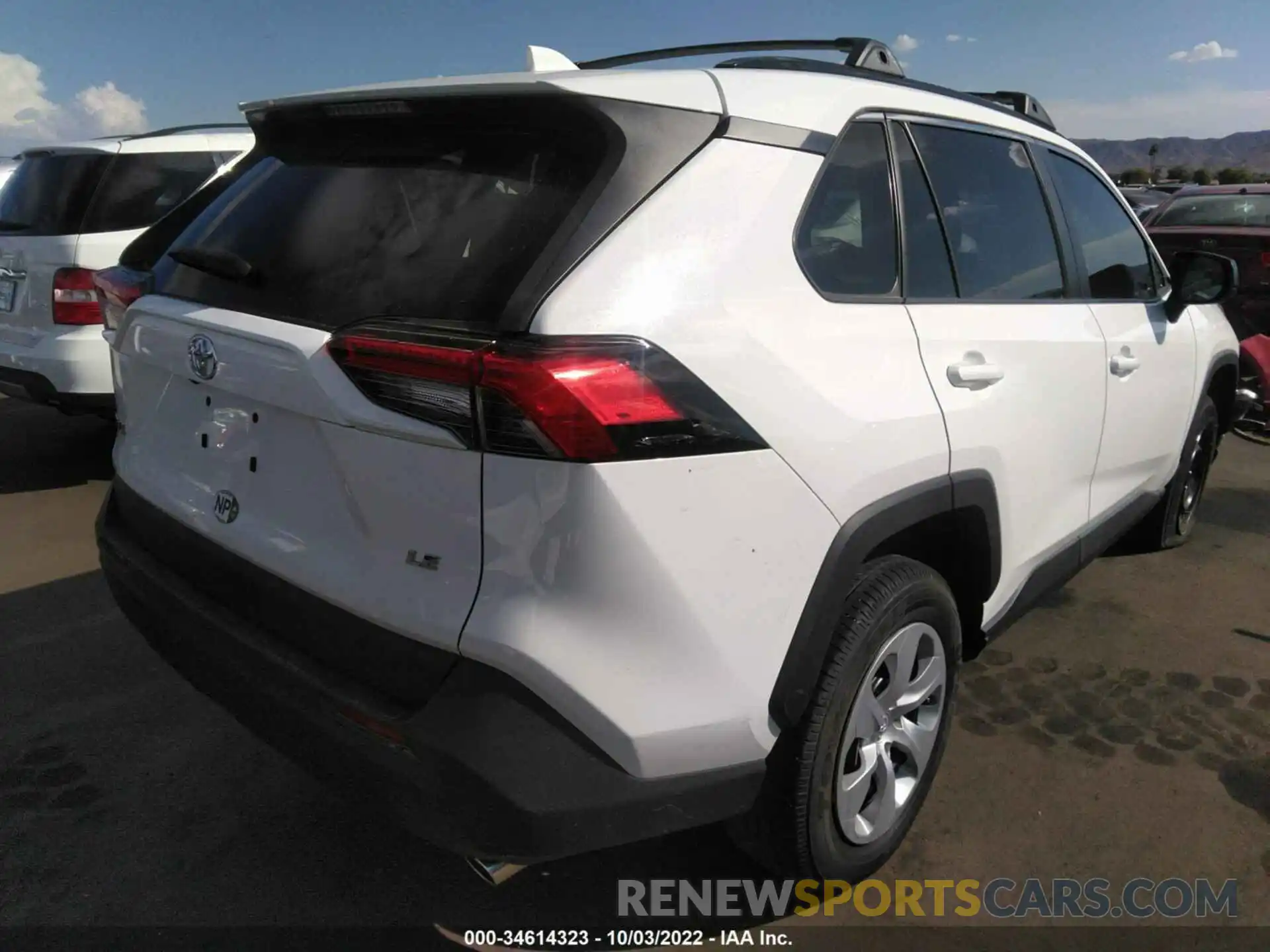 4 Photograph of a damaged car 2T3H1RFV4LW063321 TOYOTA RAV4 2020