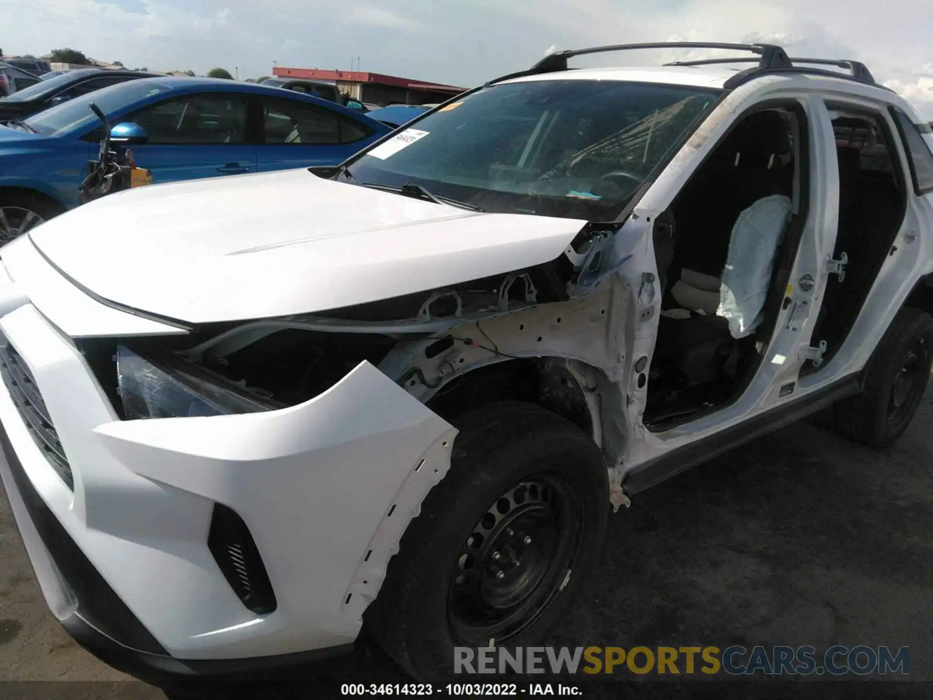 6 Photograph of a damaged car 2T3H1RFV4LW063321 TOYOTA RAV4 2020