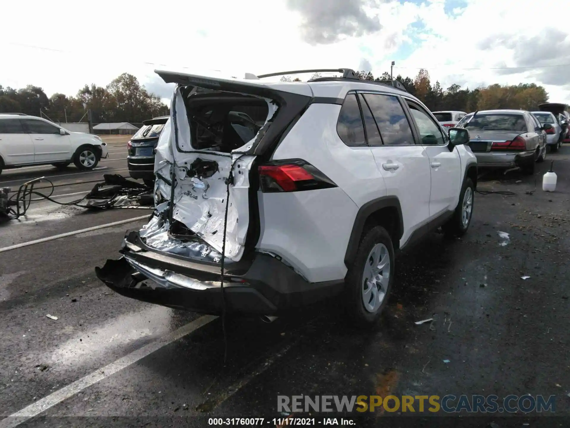 4 Photograph of a damaged car 2T3H1RFV4LW077641 TOYOTA RAV4 2020