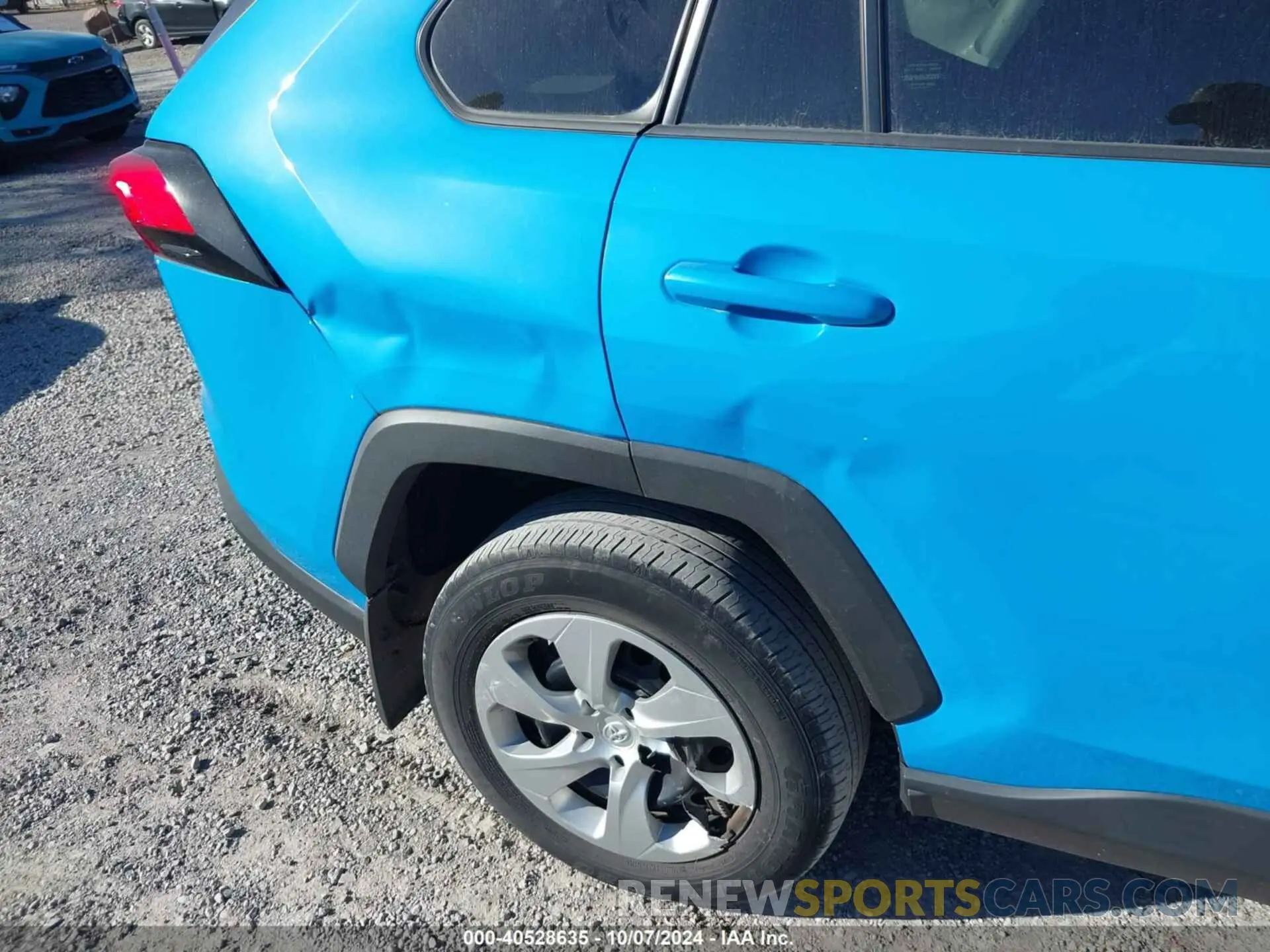 18 Photograph of a damaged car 2T3H1RFV4LW086971 TOYOTA RAV4 2020
