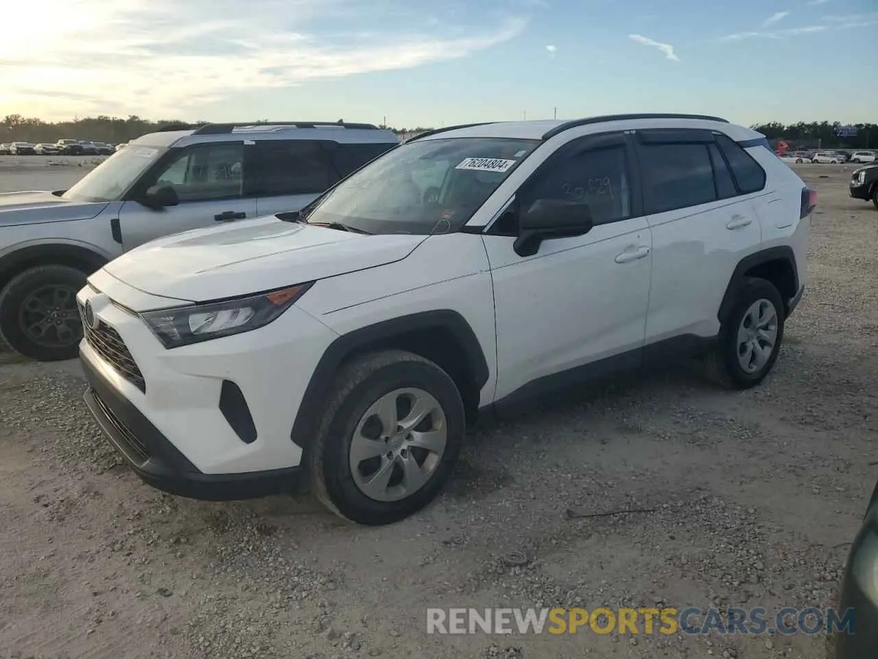1 Photograph of a damaged car 2T3H1RFV4LW089854 TOYOTA RAV4 2020