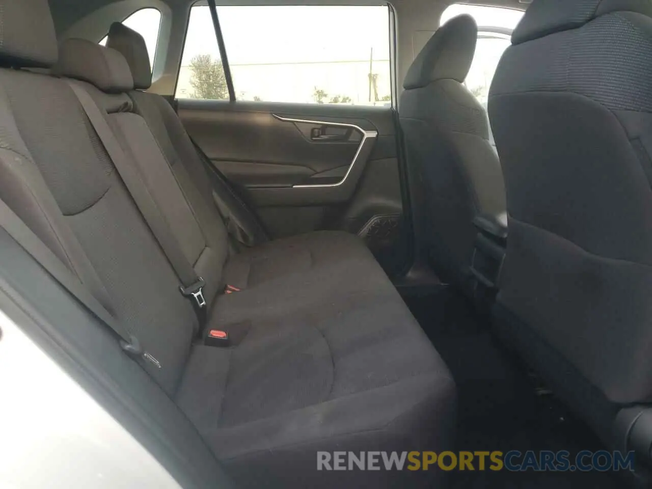 11 Photograph of a damaged car 2T3H1RFV4LW089854 TOYOTA RAV4 2020