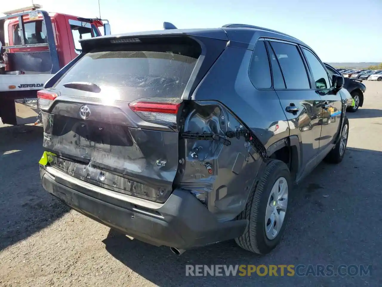 4 Photograph of a damaged car 2T3H1RFV4LW099235 TOYOTA RAV4 2020