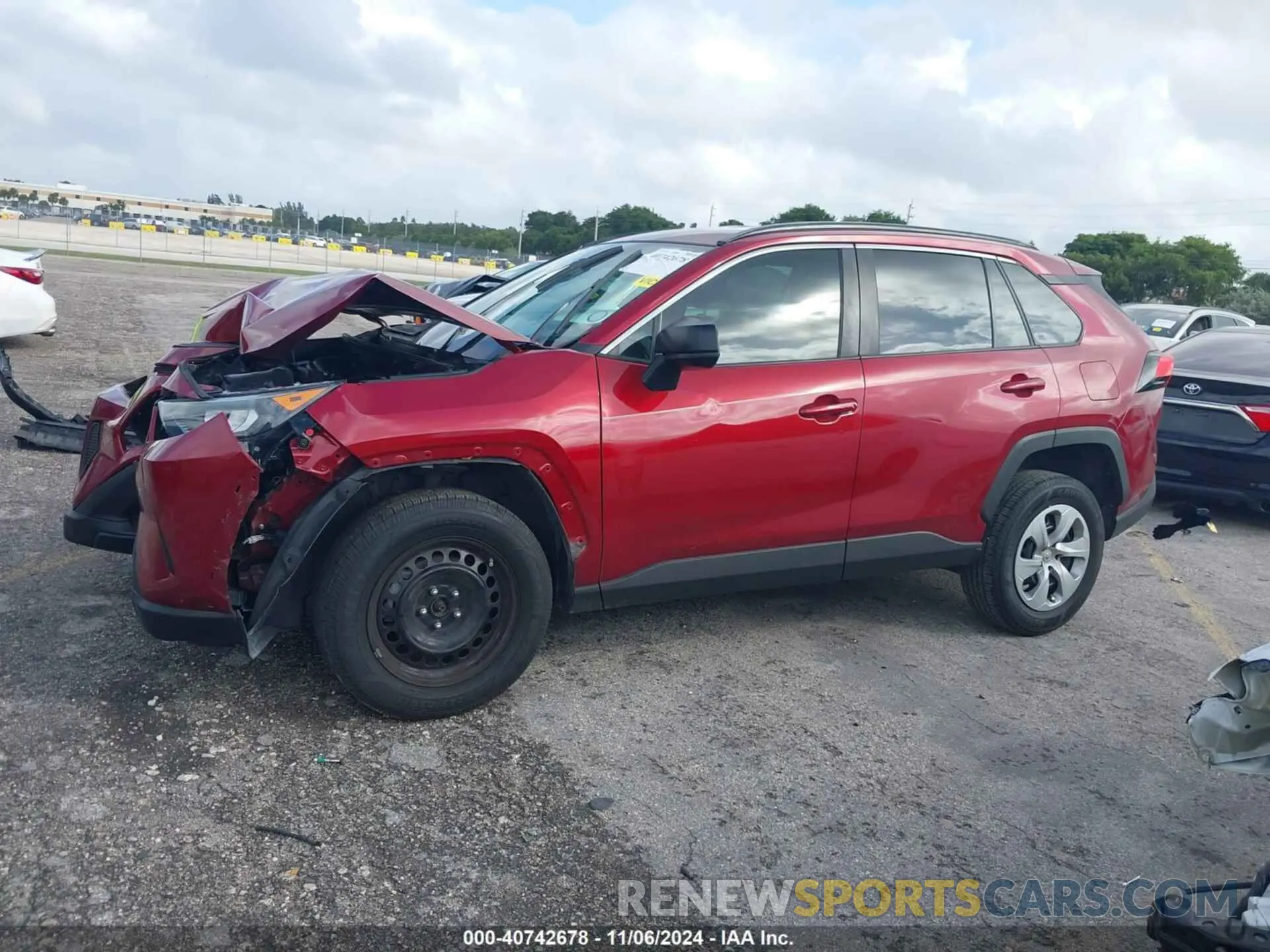 14 Photograph of a damaged car 2T3H1RFV5LC040132 TOYOTA RAV4 2020