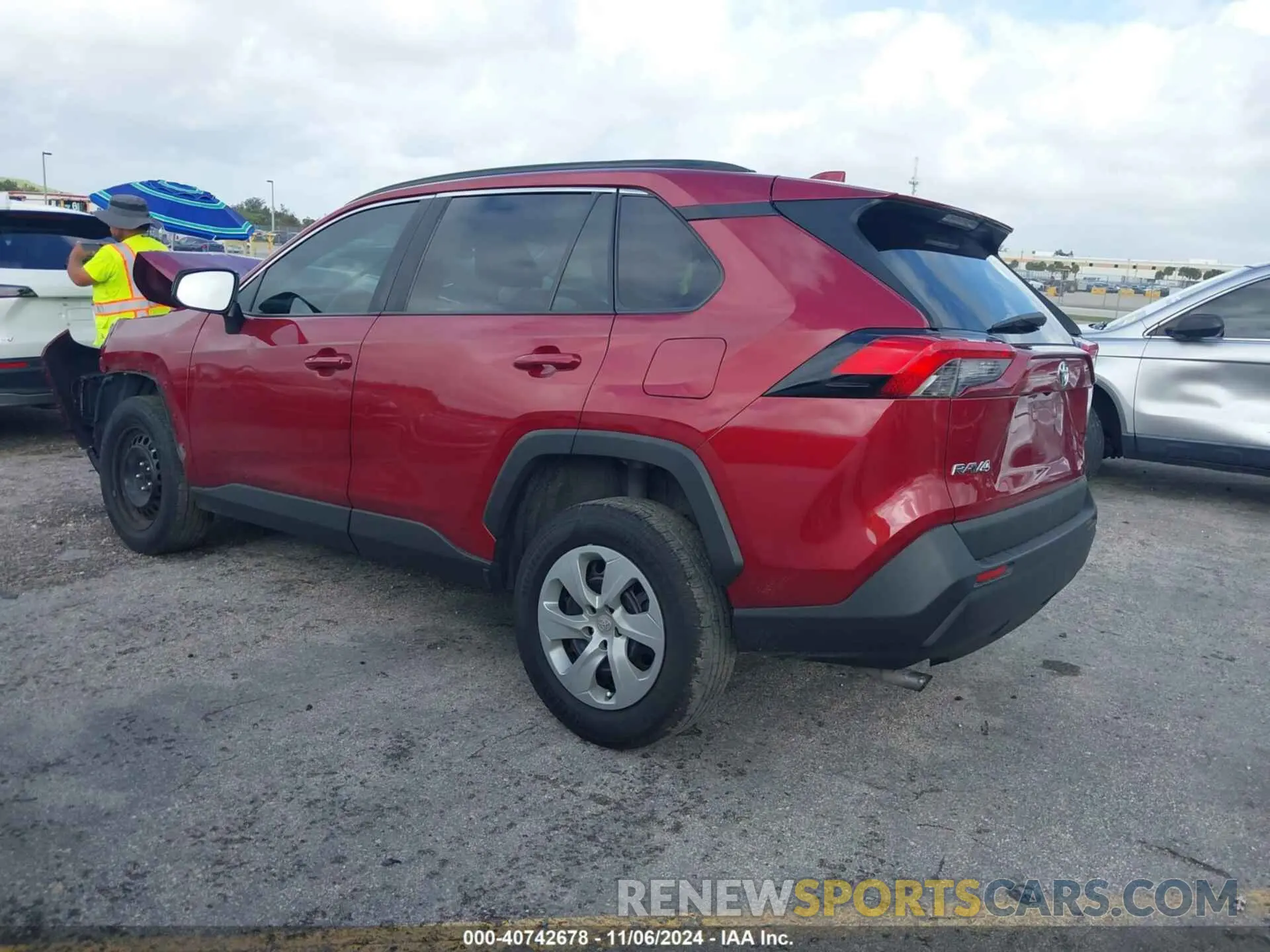 3 Photograph of a damaged car 2T3H1RFV5LC040132 TOYOTA RAV4 2020