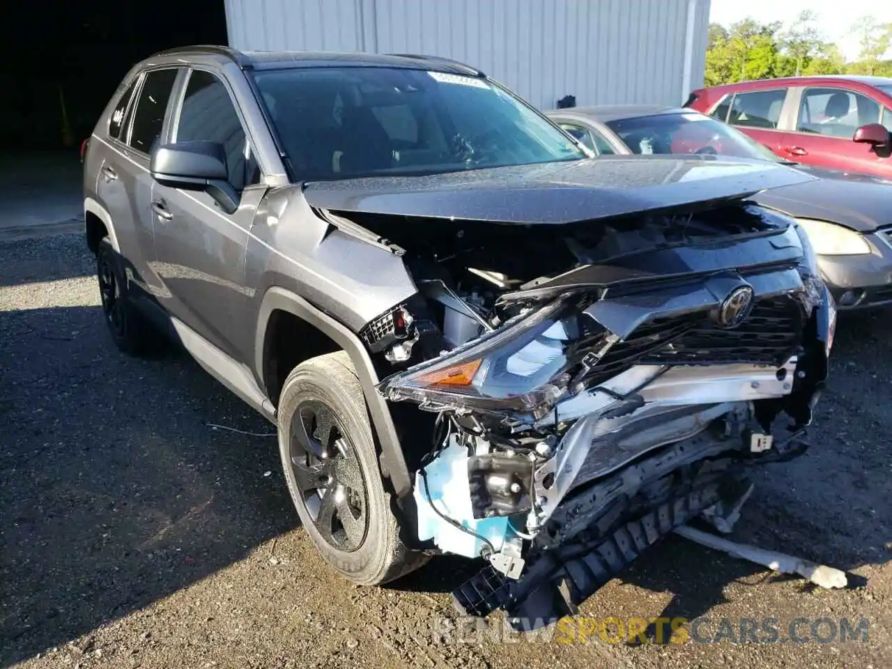 1 Photograph of a damaged car 2T3H1RFV5LC041670 TOYOTA RAV4 2020