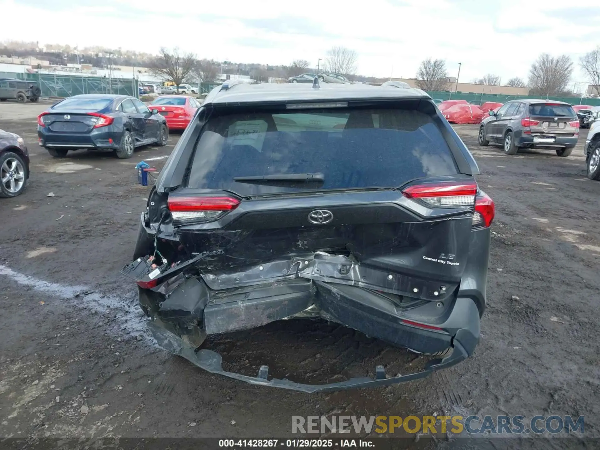 16 Photograph of a damaged car 2T3H1RFV5LC047341 TOYOTA RAV4 2020