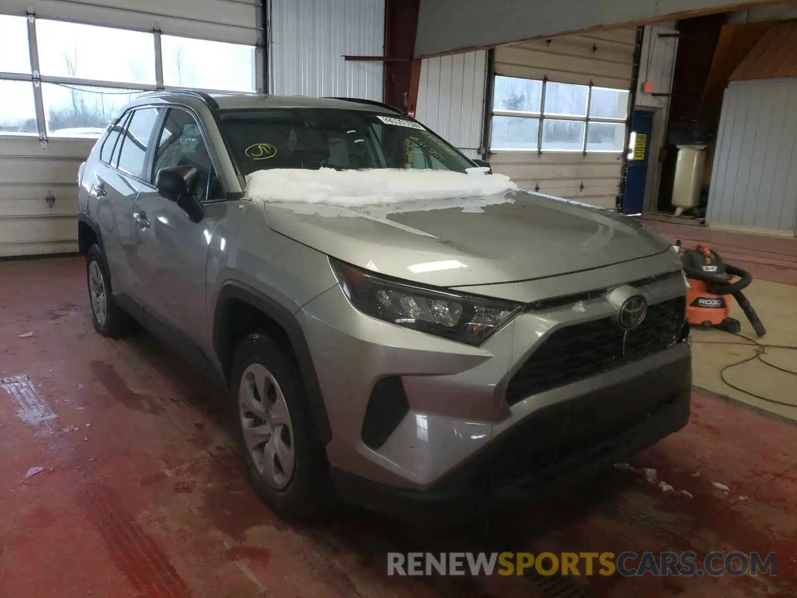 1 Photograph of a damaged car 2T3H1RFV5LC048313 TOYOTA RAV4 2020