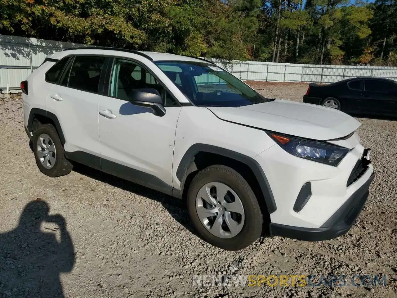 4 Photograph of a damaged car 2T3H1RFV5LC064270 TOYOTA RAV4 2020